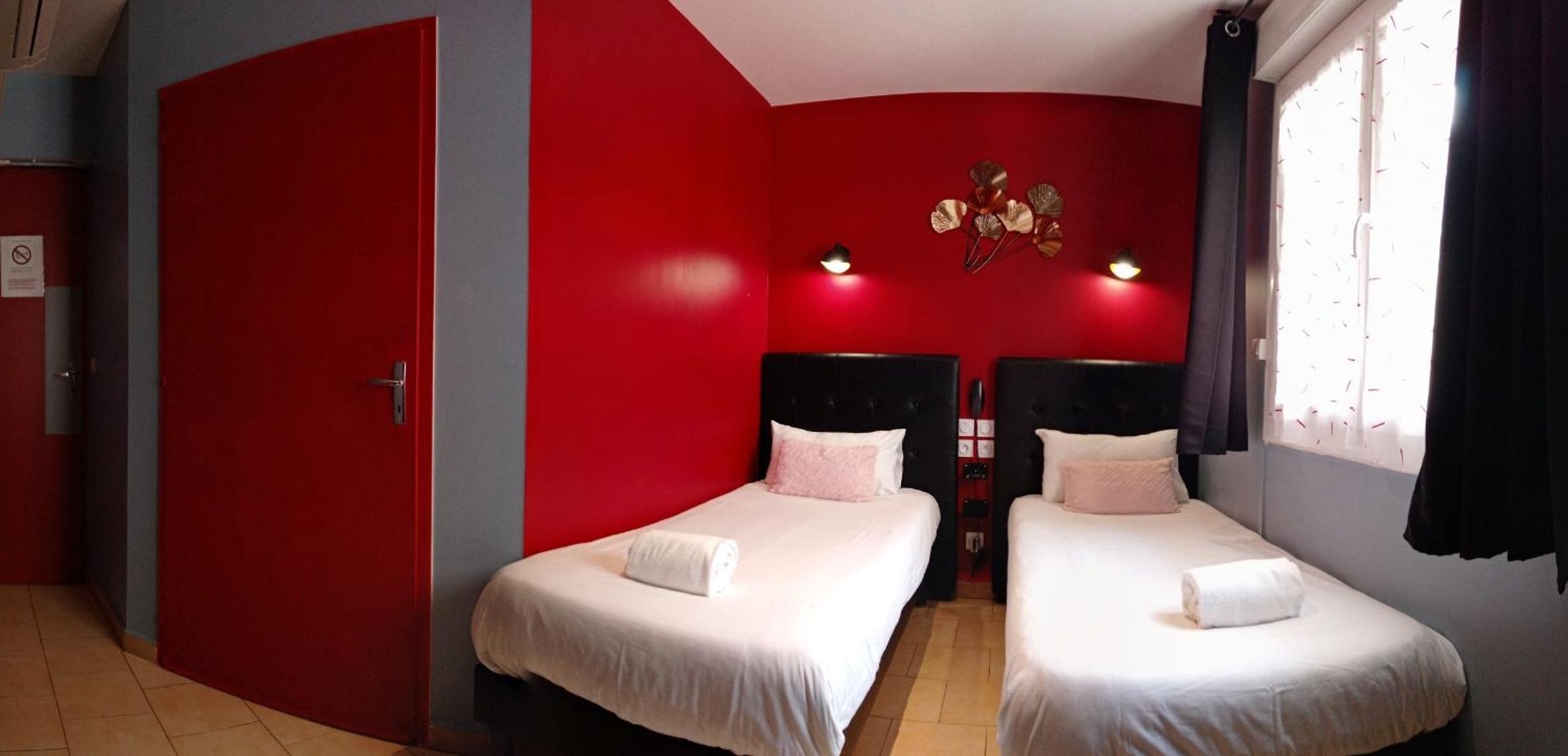 Twin Room with Air-Conditioning - Photo 1