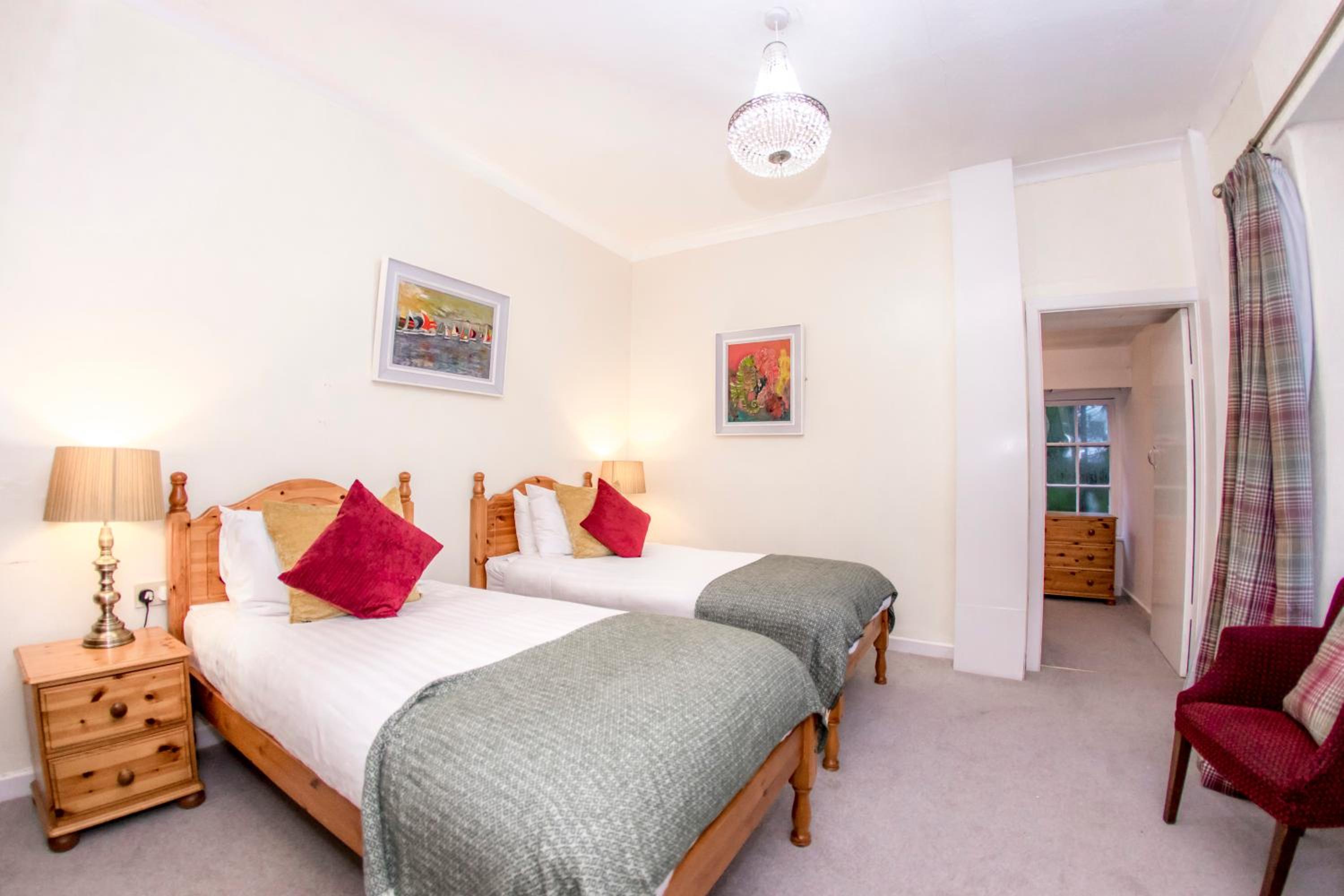 Twin Room with Private Bathroom