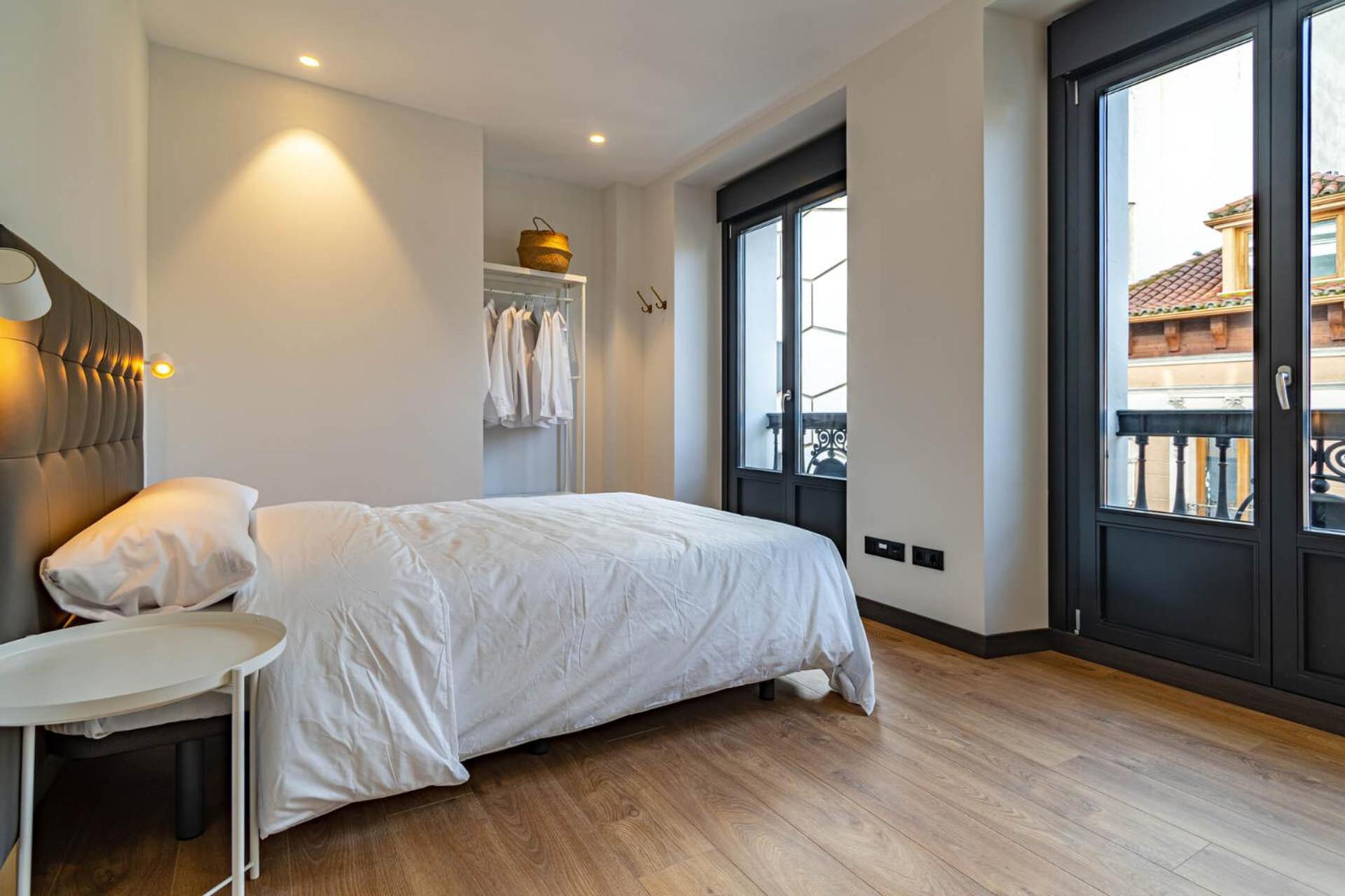 Two-Bedroom Apartment with View photo 2
