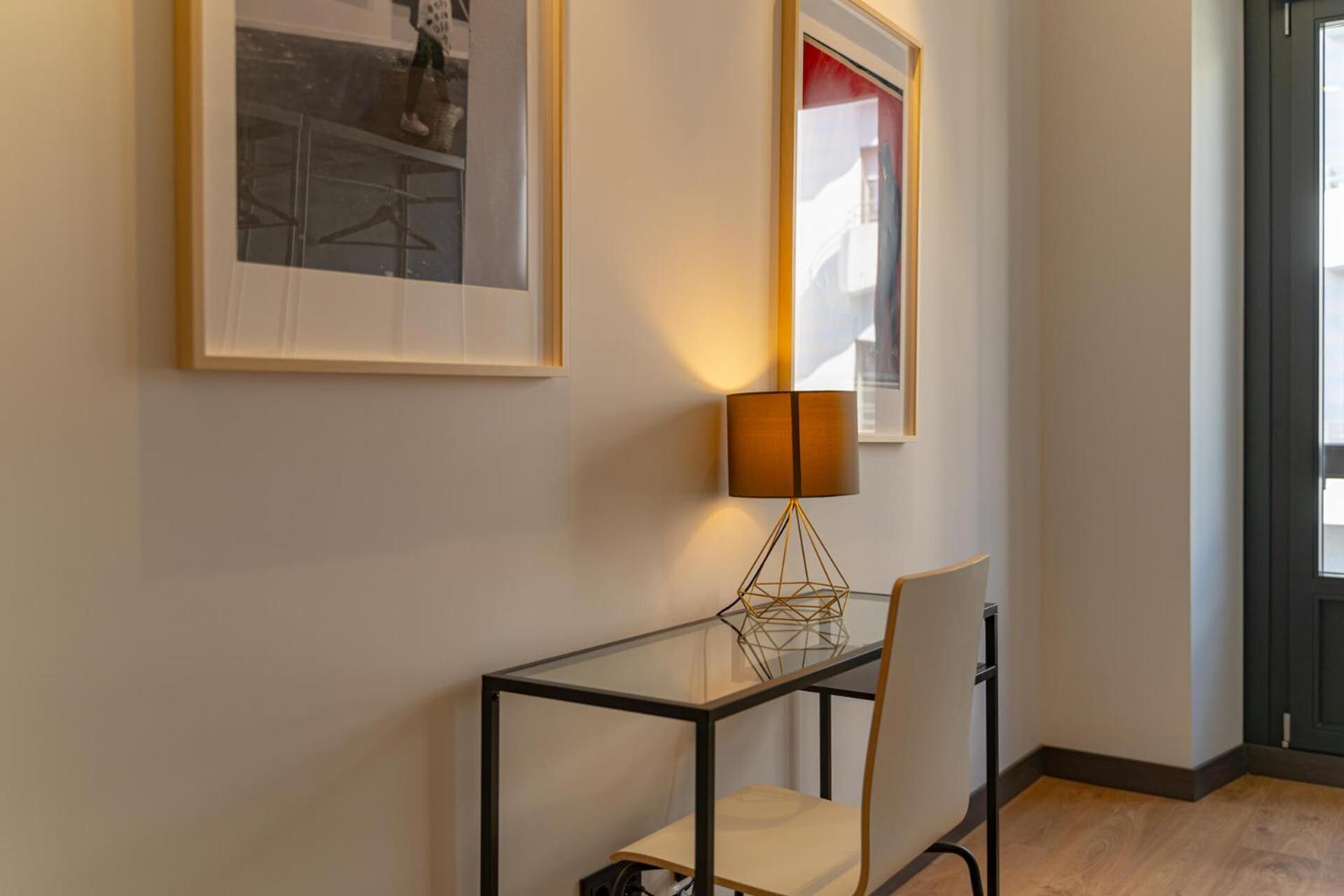 Two-Bedroom Apartment with View photo 3