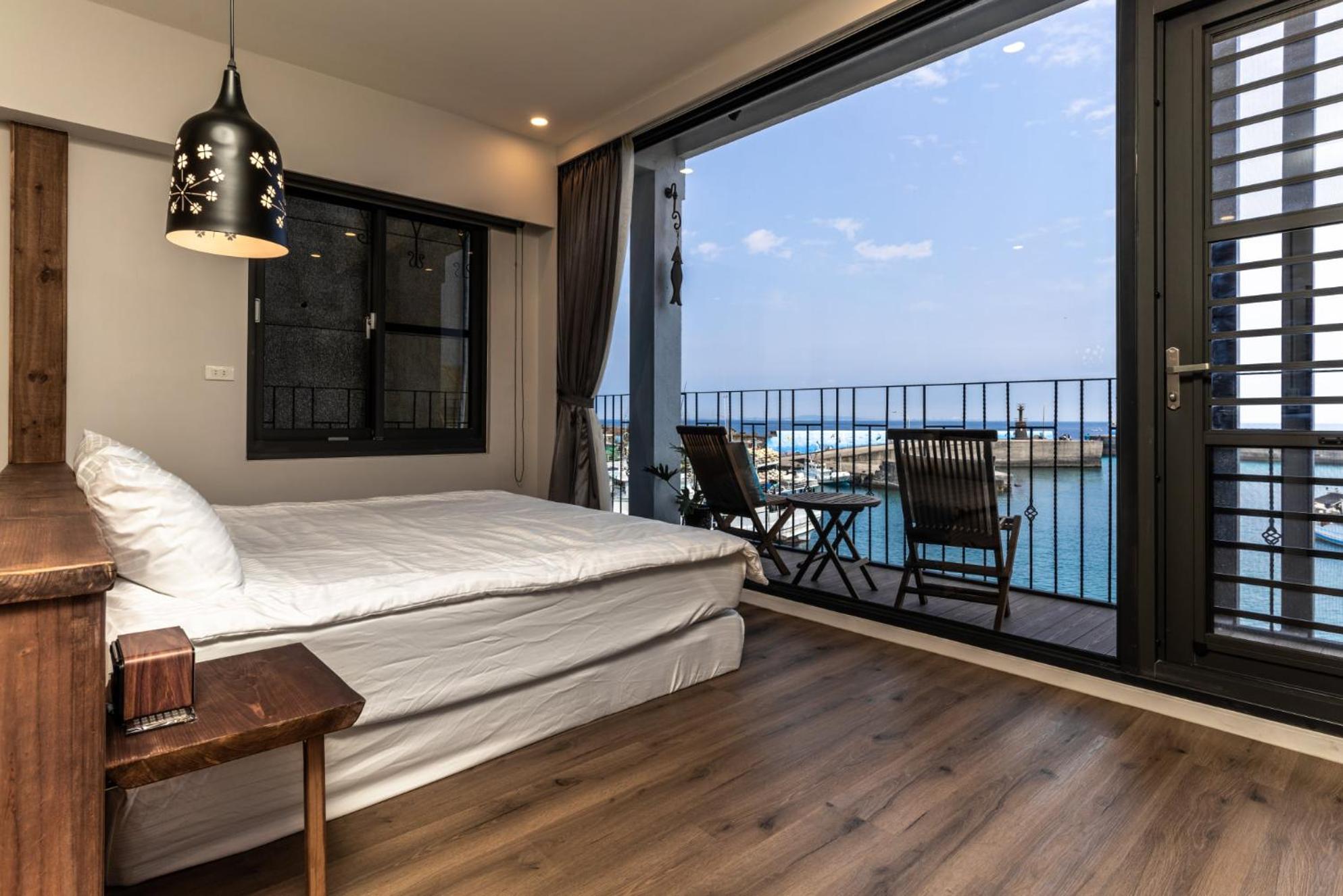 Double Room with Balcony and Sea View photo 3