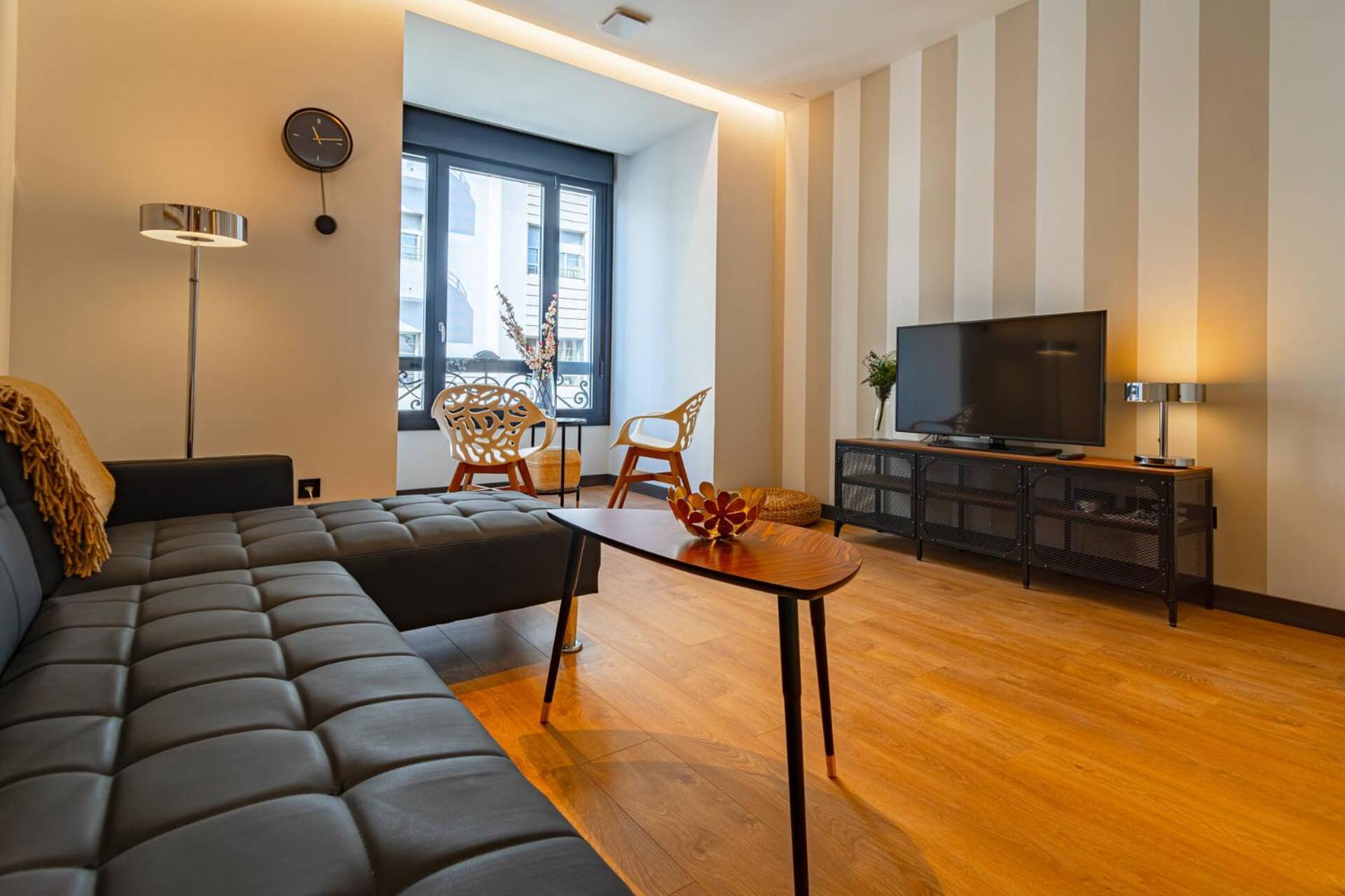 Three-Bedroom Apartment photo 2