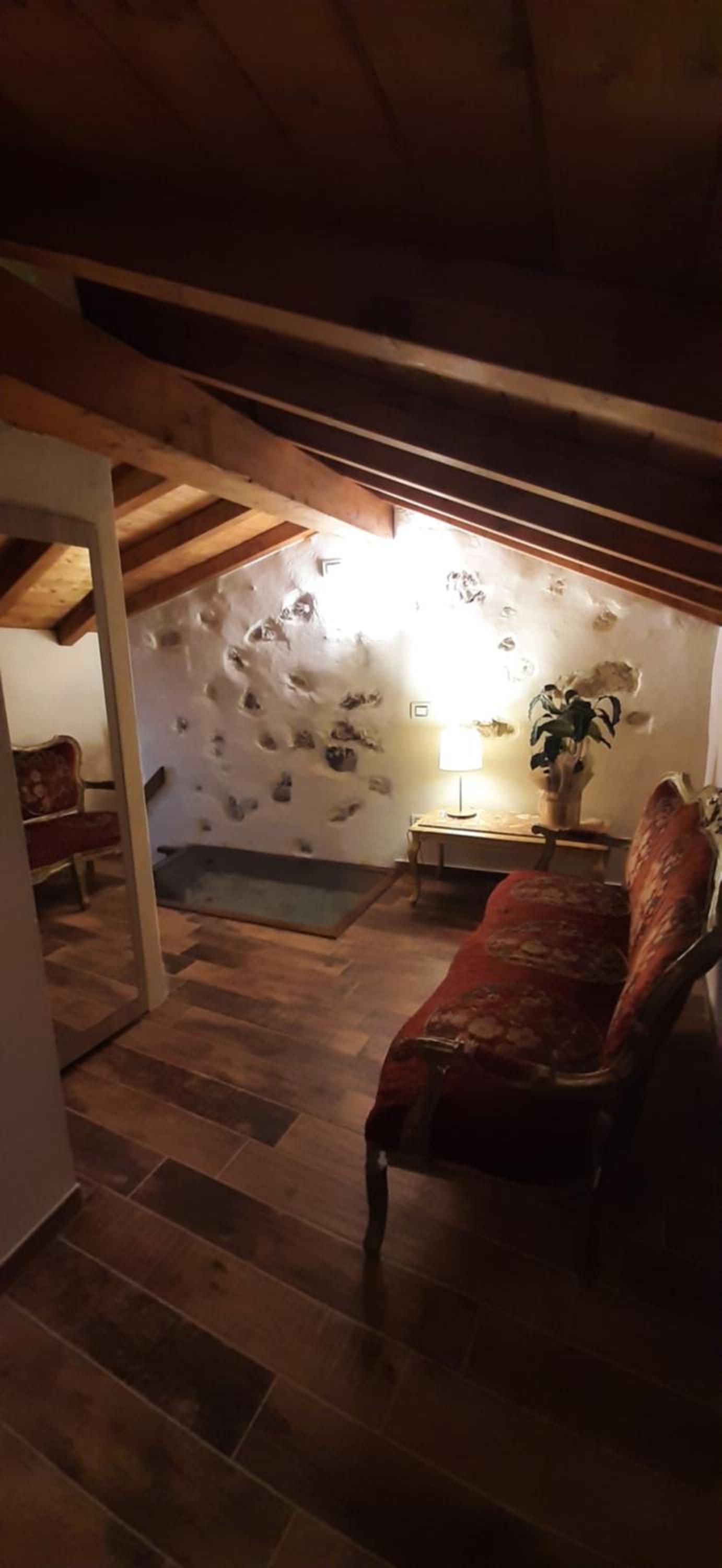 Double Room - Photo 5