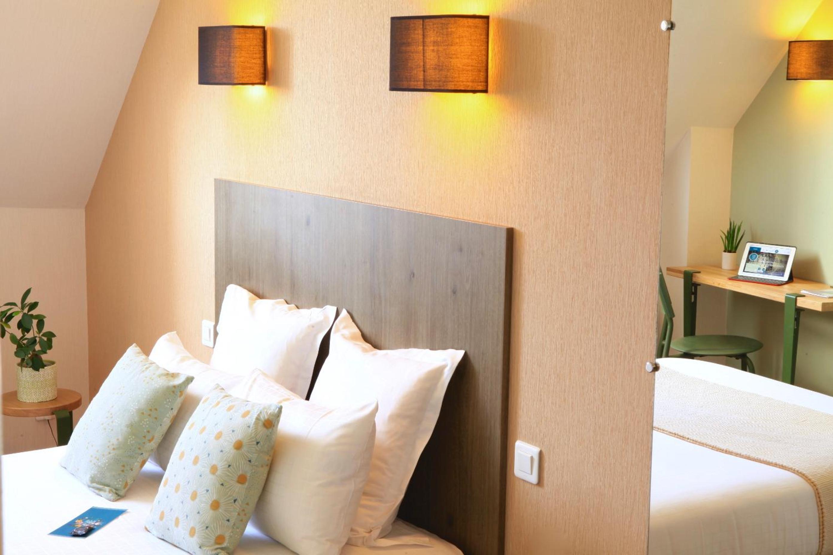 Classic Double Room with Castle View photo 3