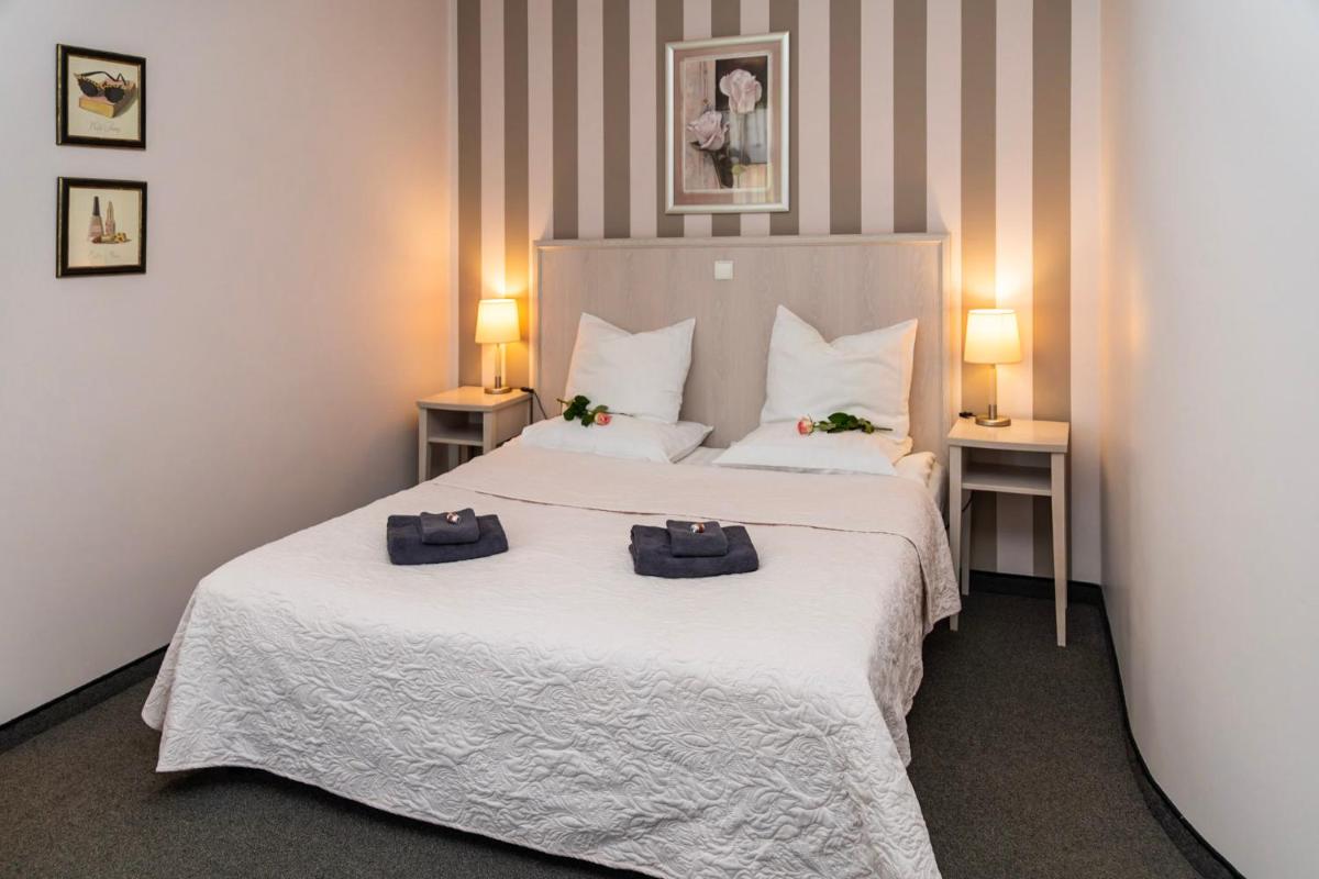 Standard Double or Twin Room - Photo 14