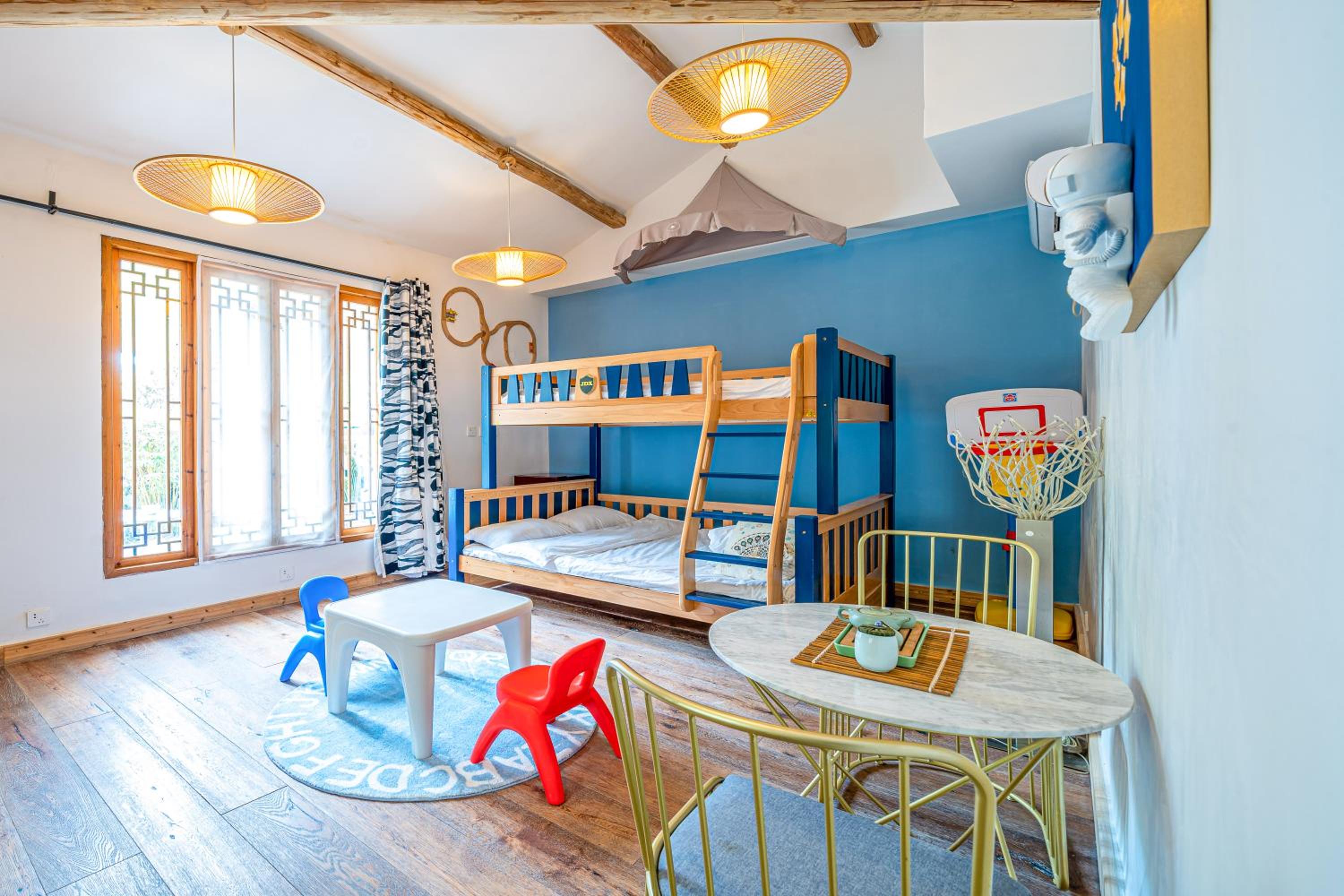 Deluxe Family Suite photo 1