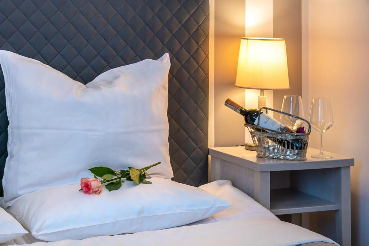 Standard Double or Twin Room - Photo 1