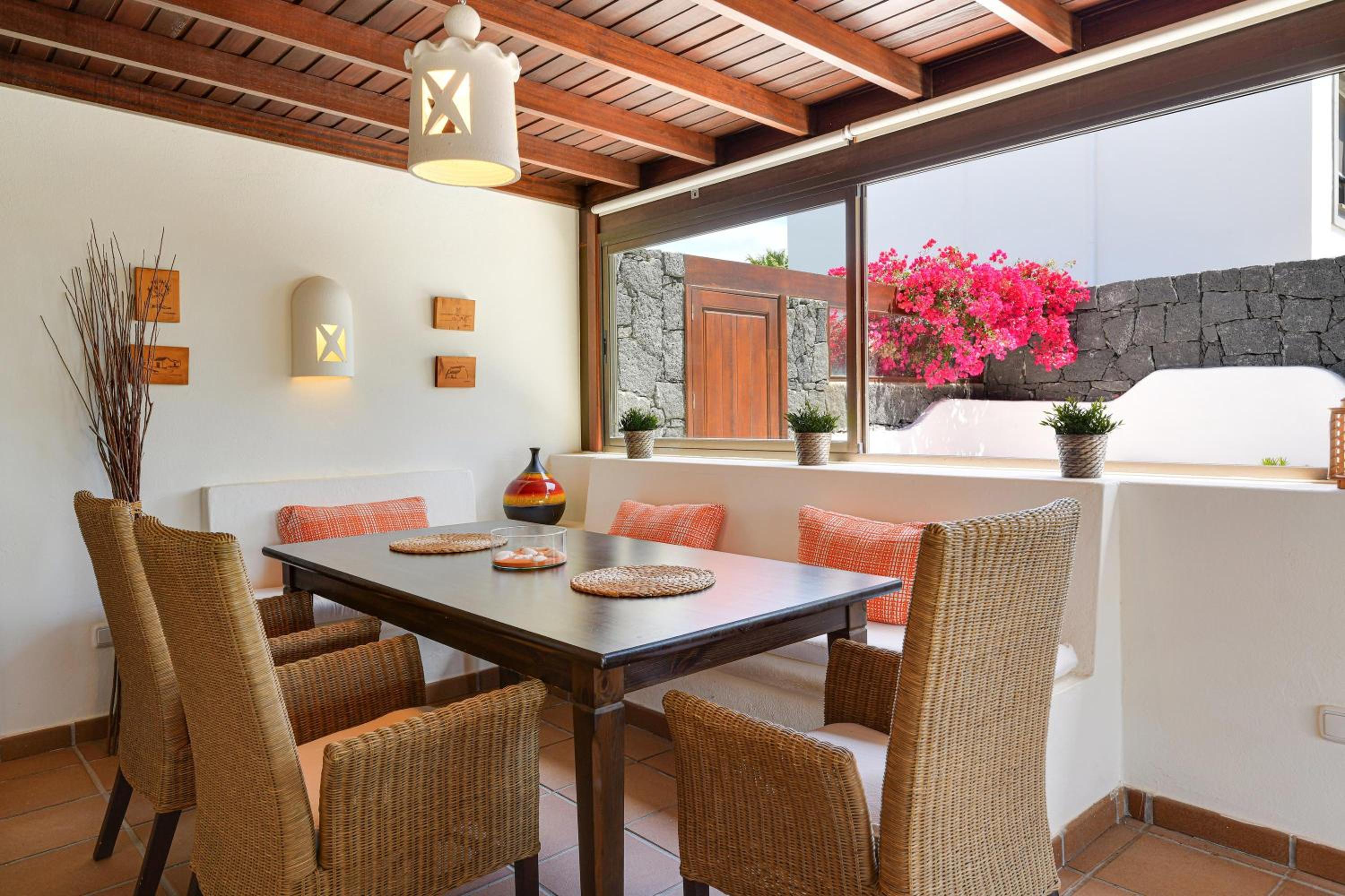 Villa with Sea View - Photo 7