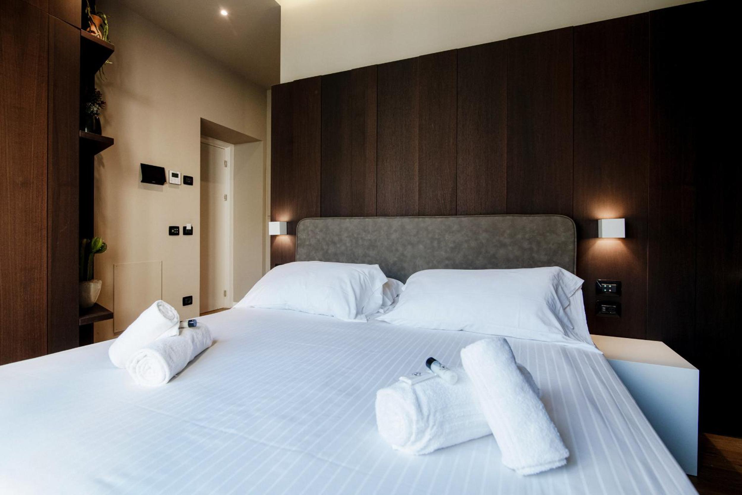 Deluxe King Room - Photo 59