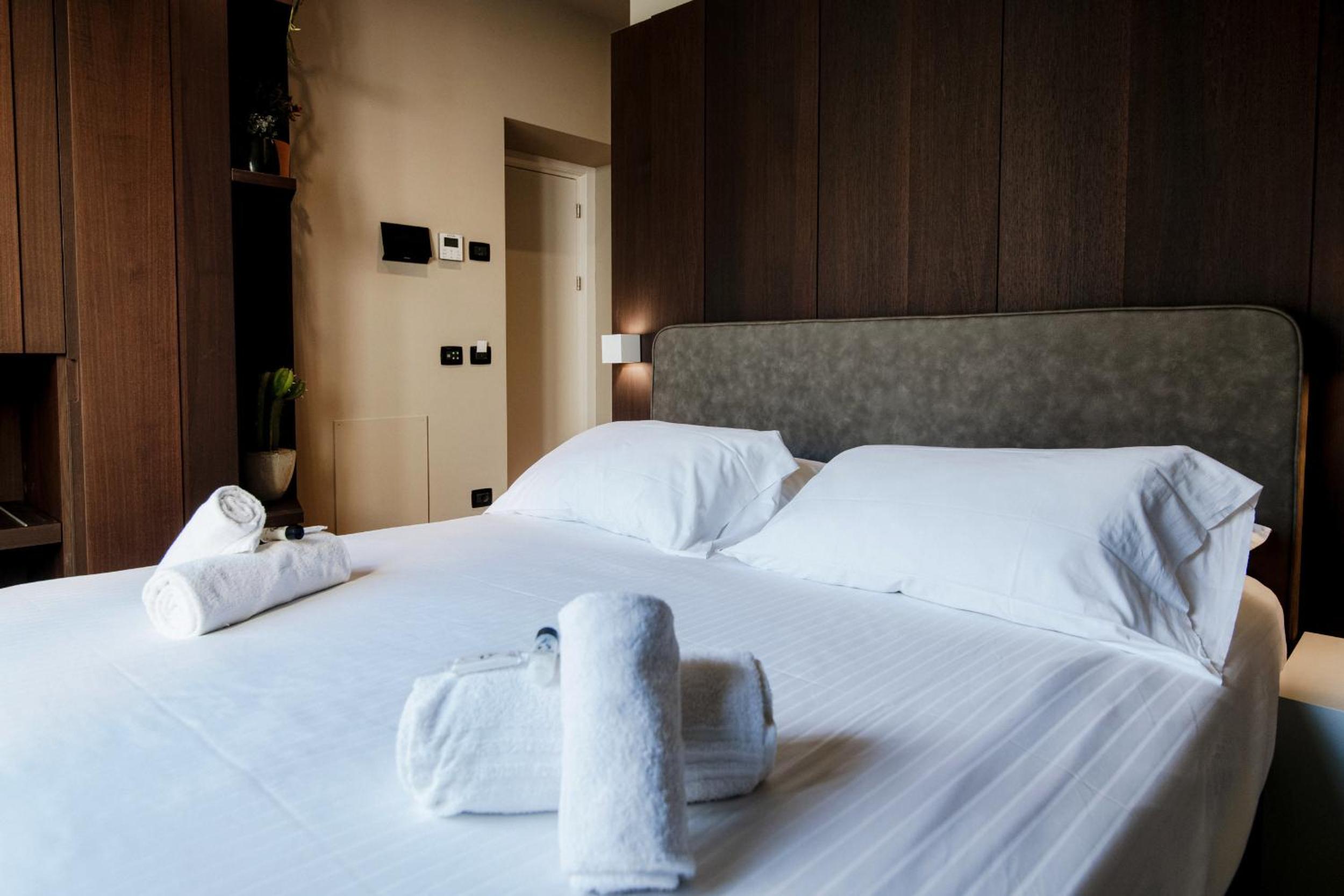 Deluxe King Room - Photo 60