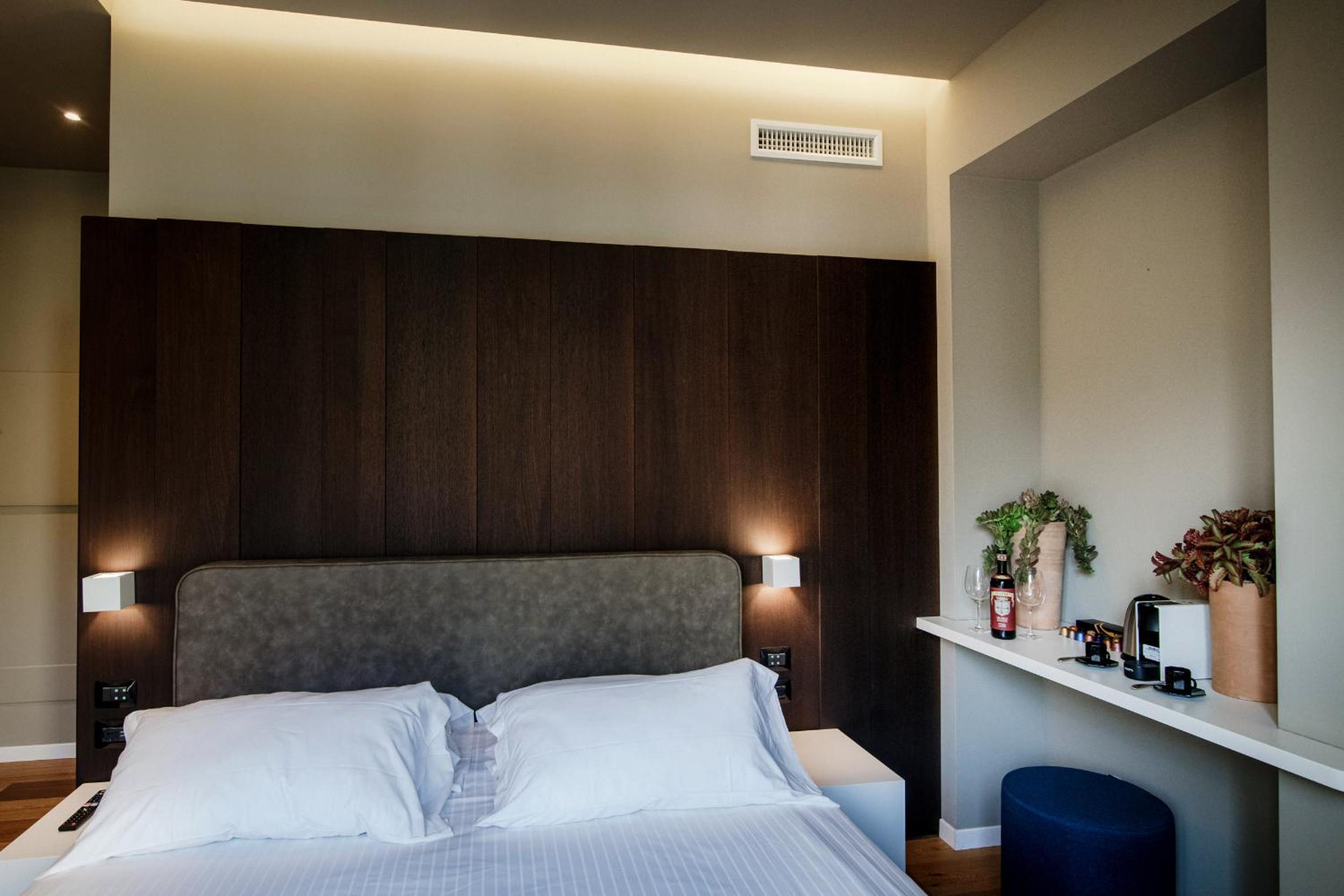 Deluxe King Room - Photo 62