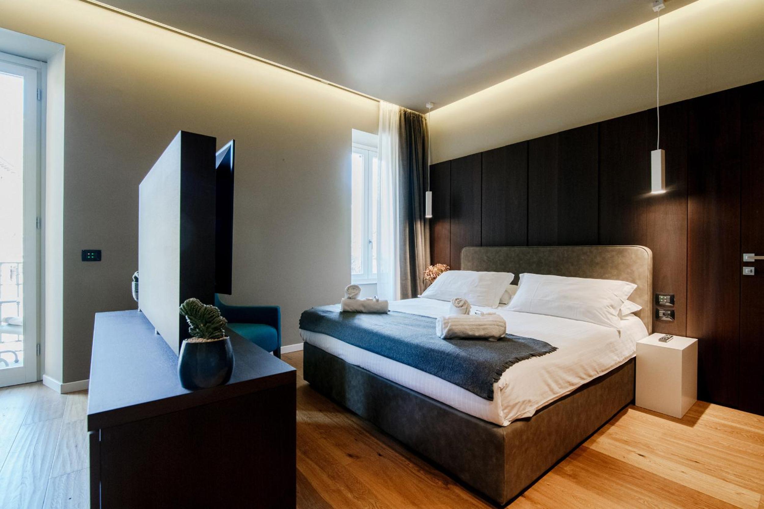 King Room with Balcony