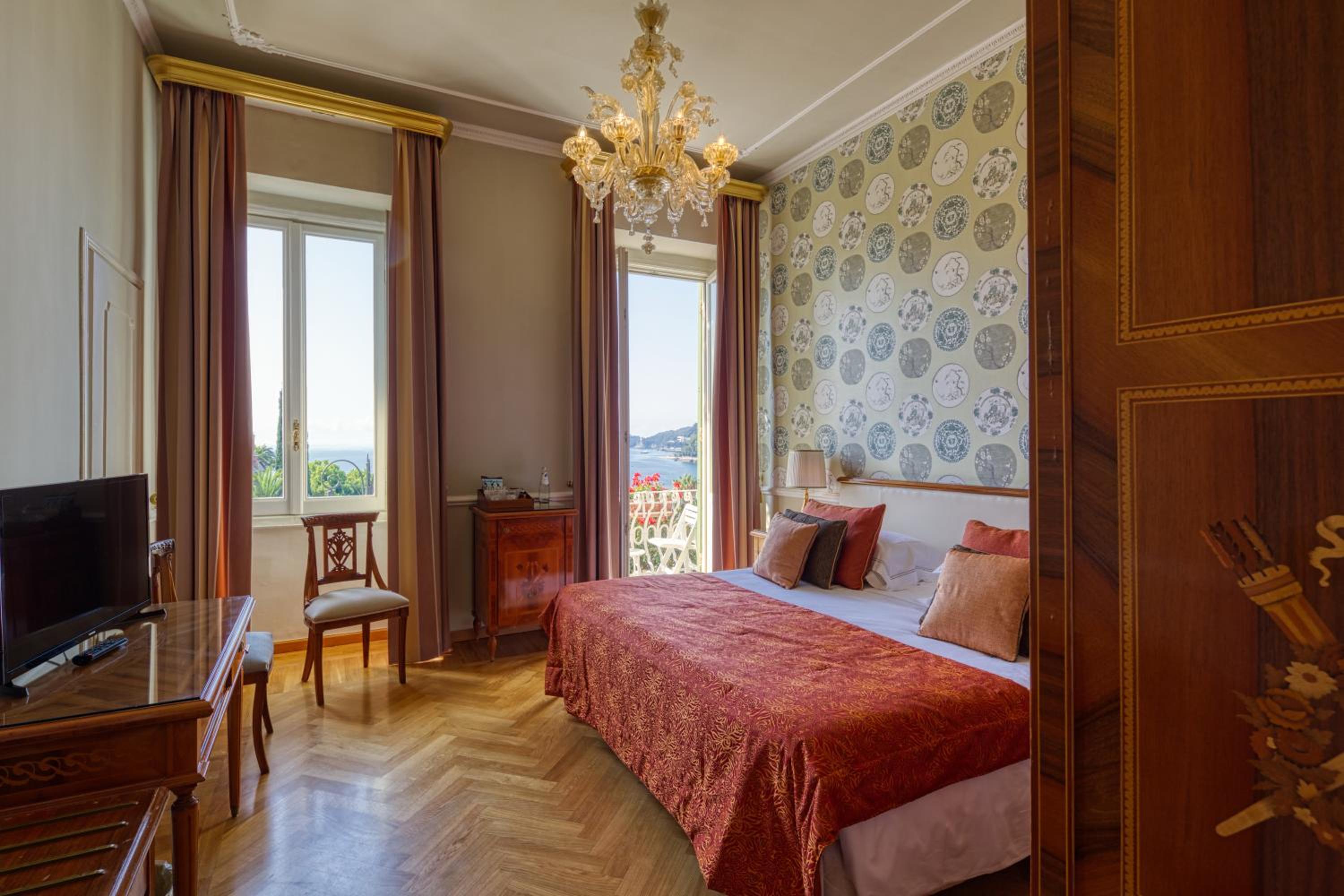 Double or Twin Room with Sea View and Balcony - Photo 7