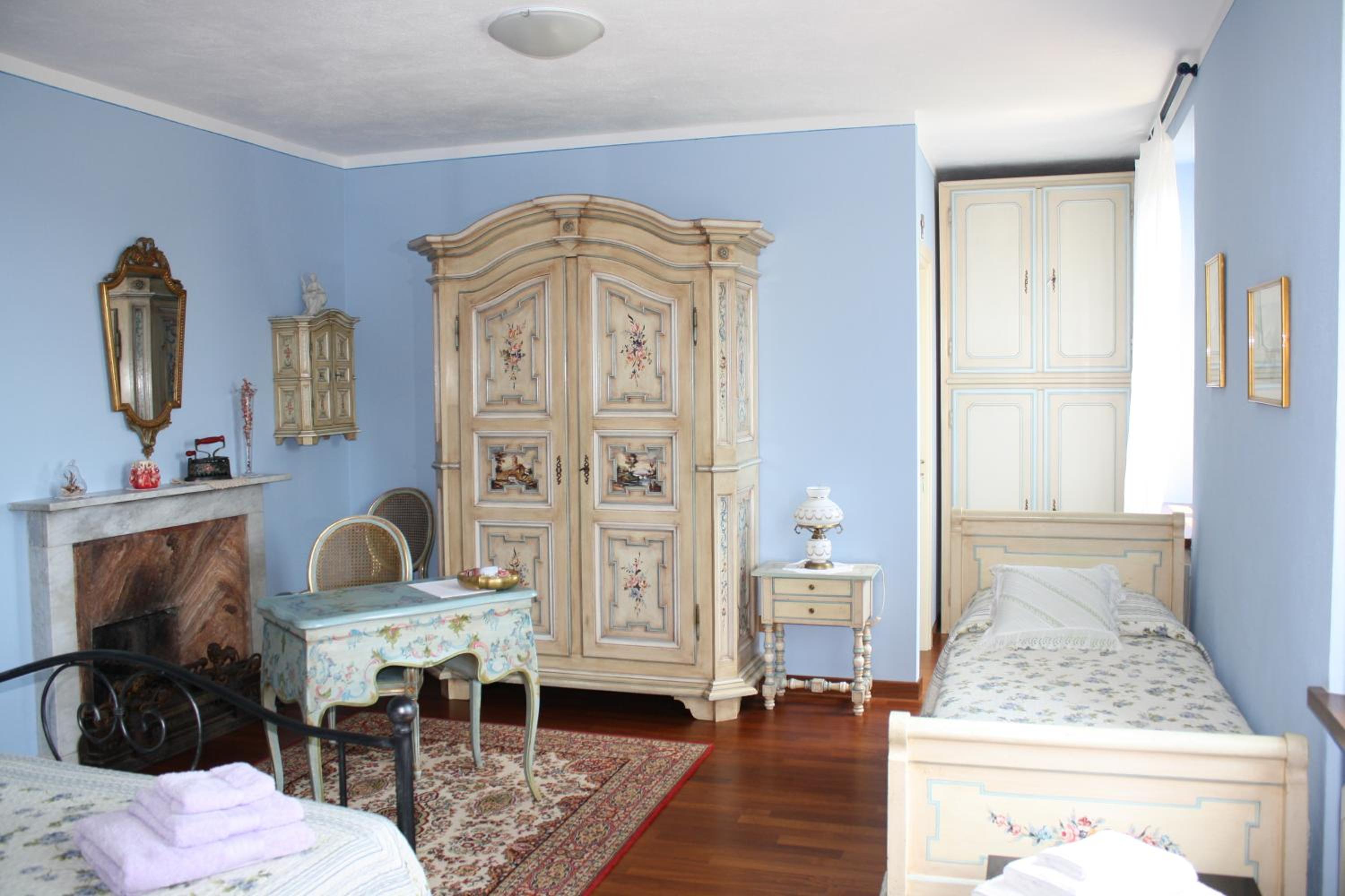 Large Double Room photo 2