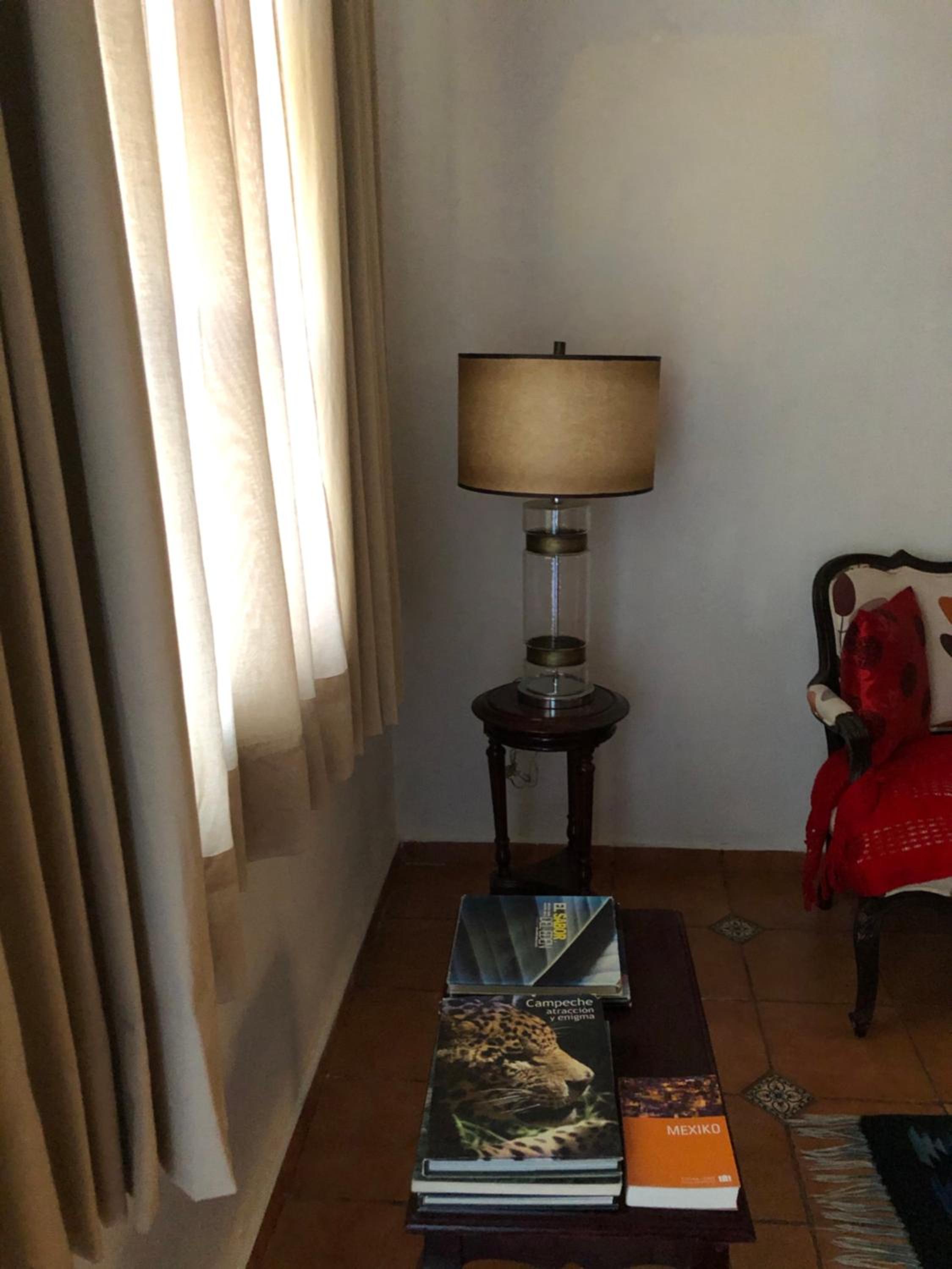 Queen Room photo 2