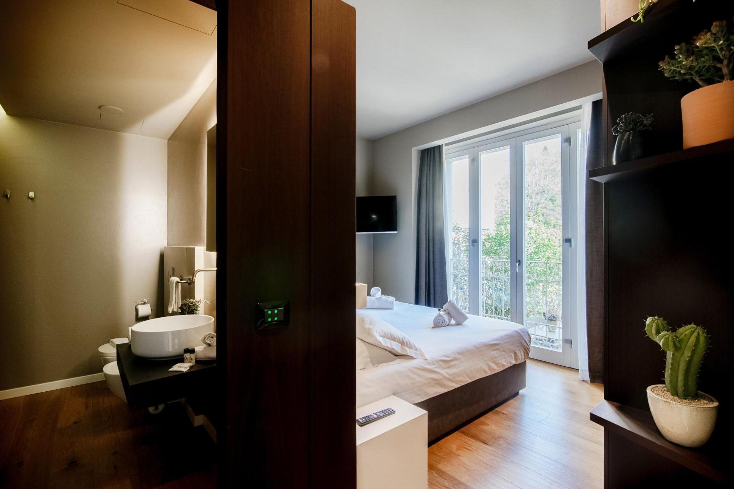 Deluxe King Room - Photo 65