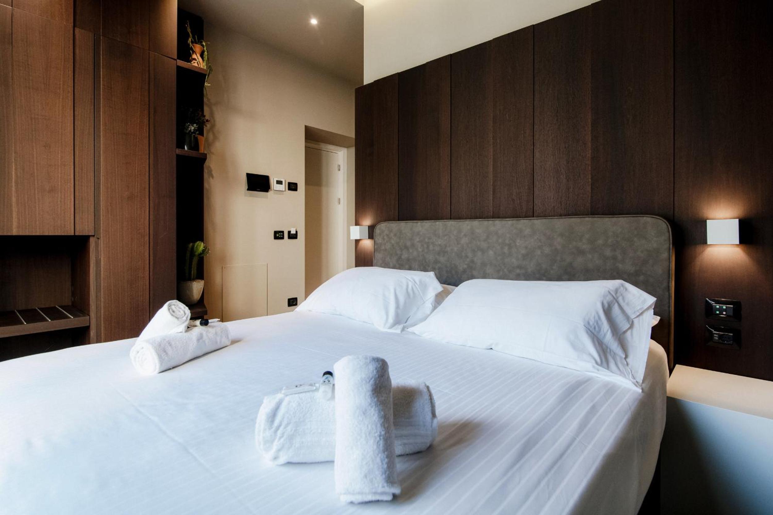 Deluxe King Room - Photo 67
