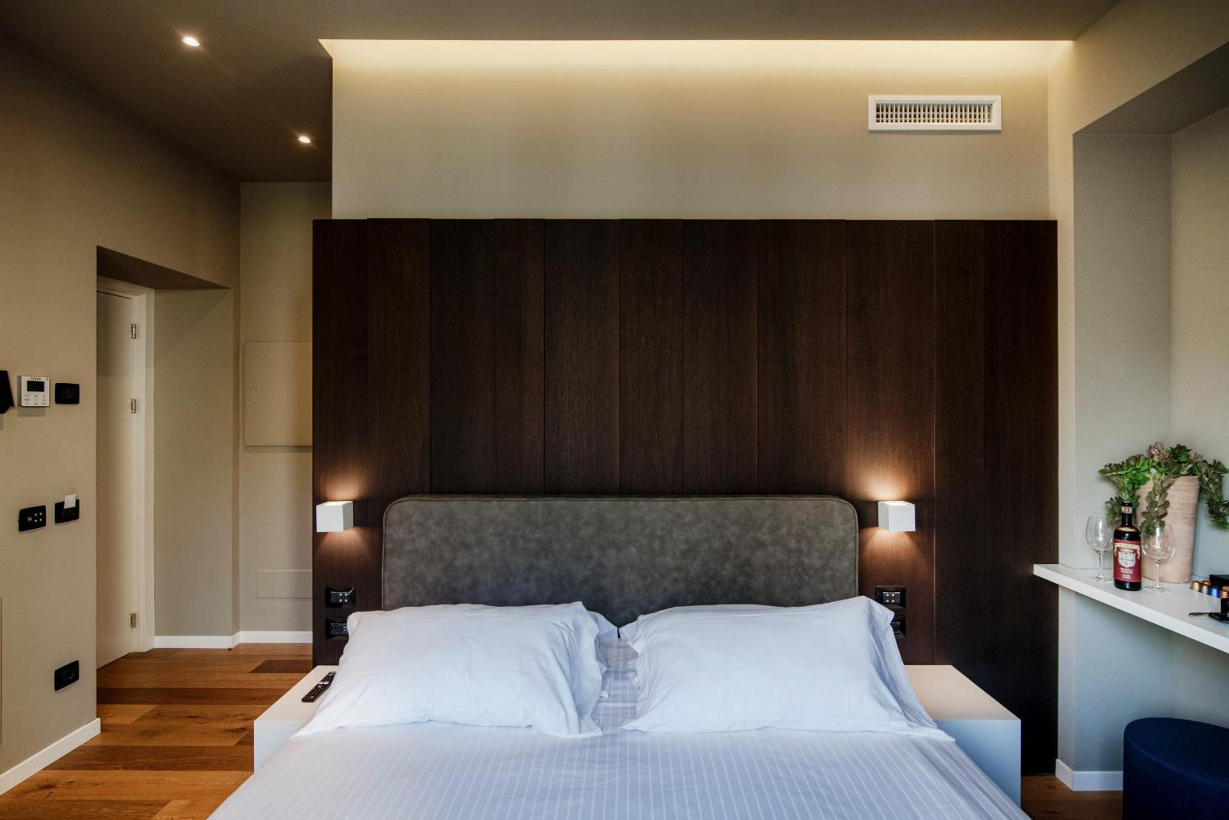 Deluxe King Room - Photo 63