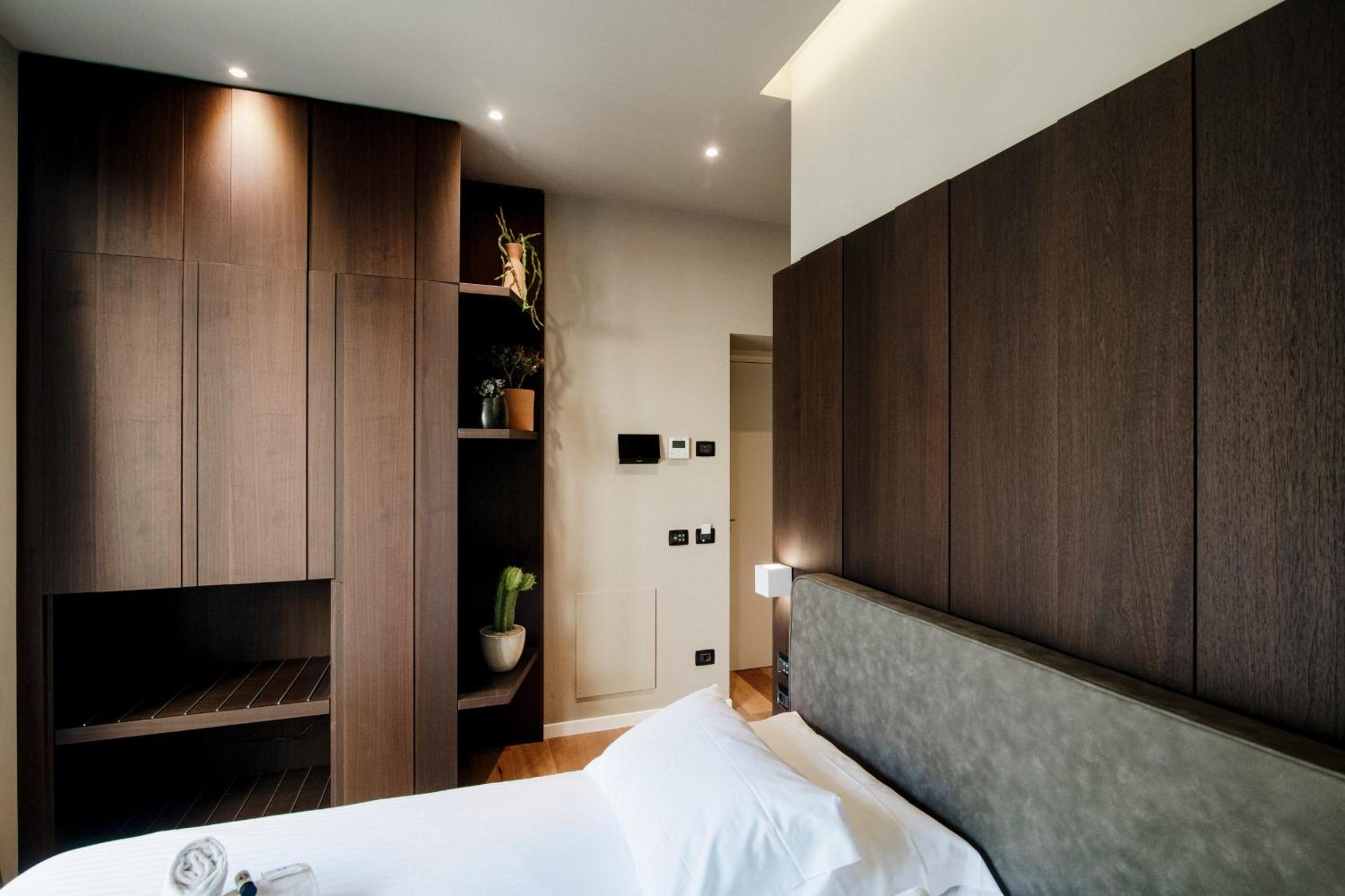 Deluxe King Room - Photo 52