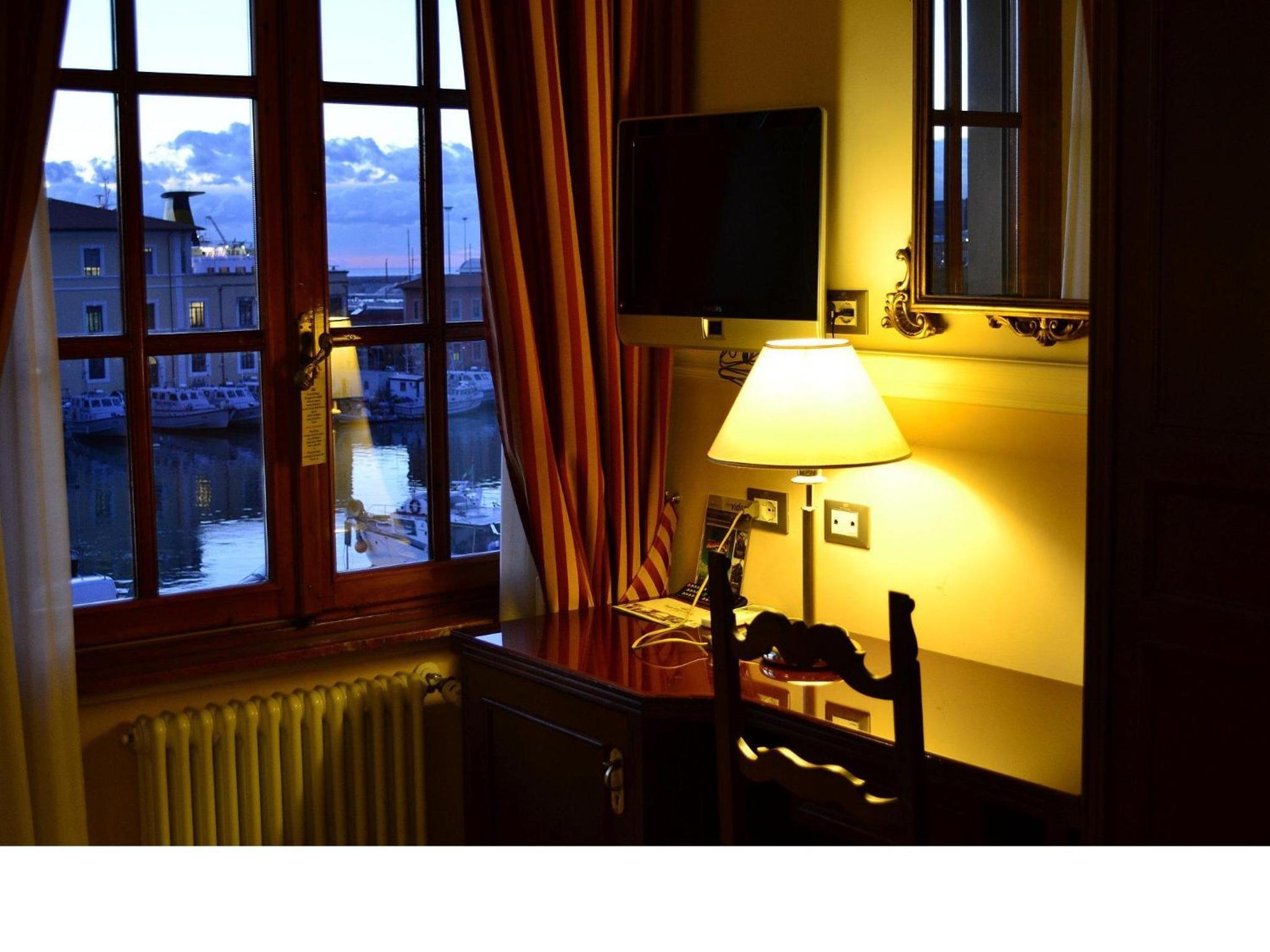 Double or Twin Room - Photo 11