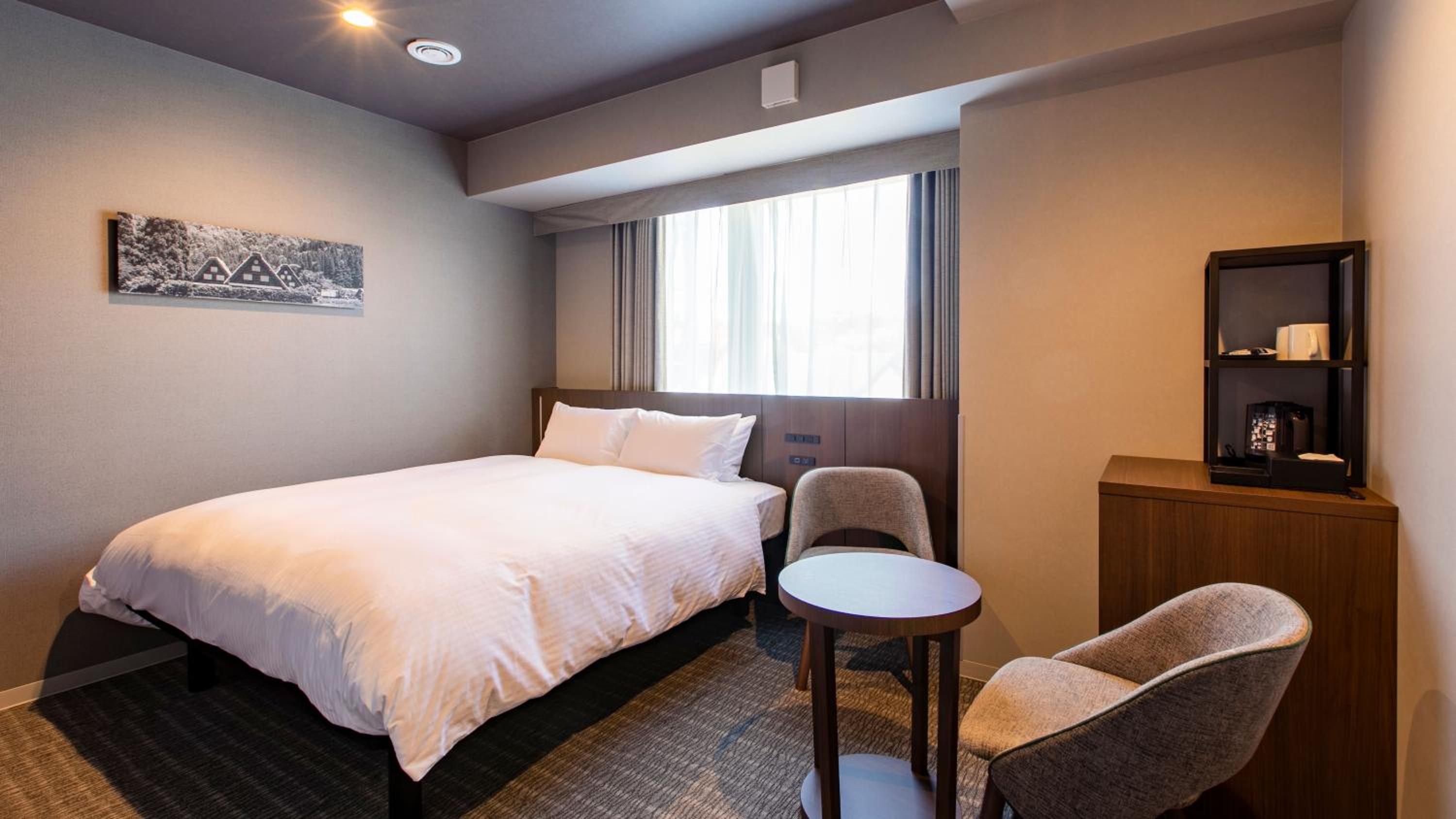 Queen Room - Disability Access - Photo 1