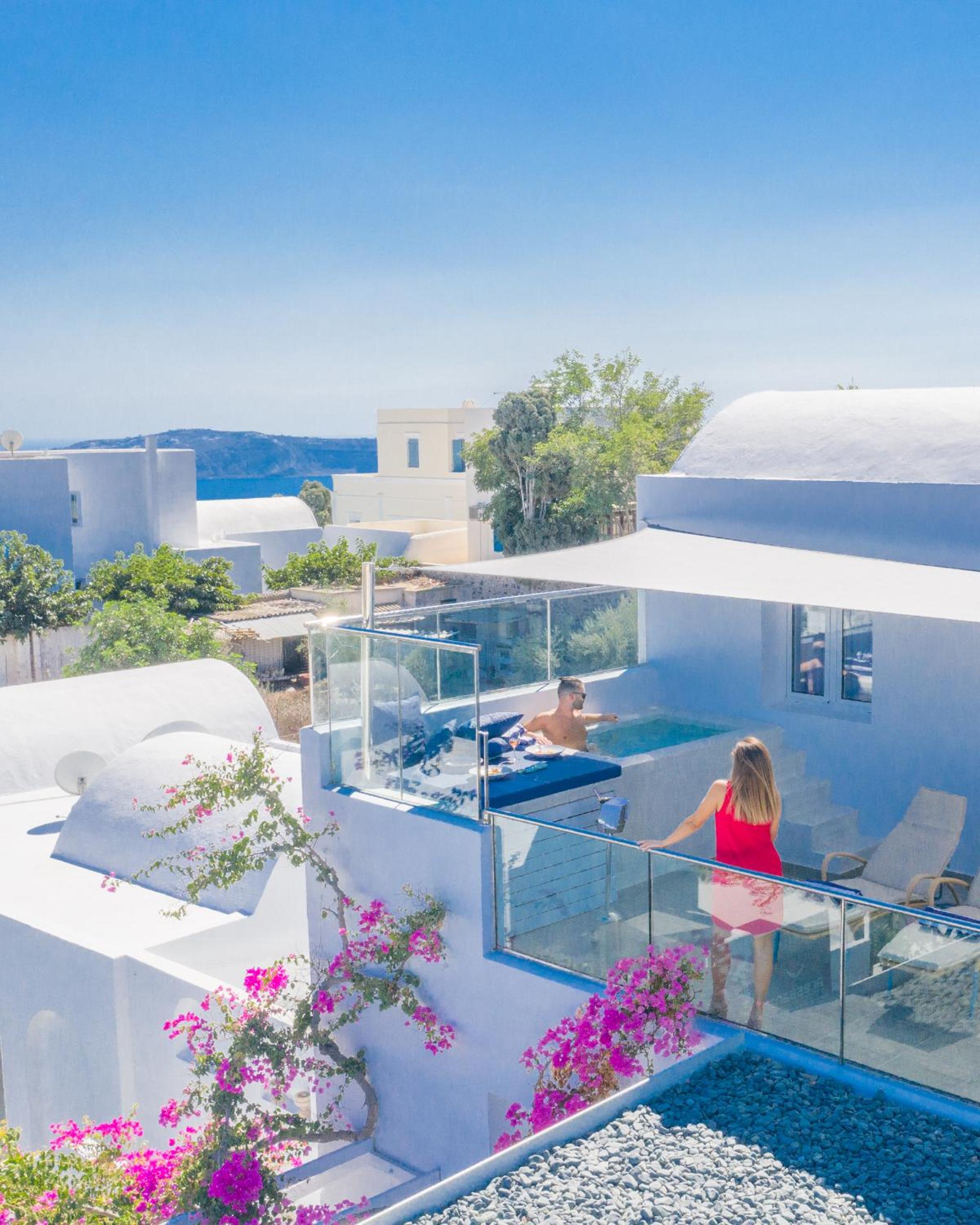 Suite with Hot Tub and Sea View - Photo 13