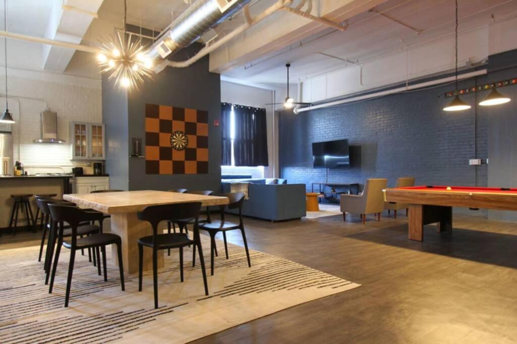Three-Bedroom Apartment - Photo 10