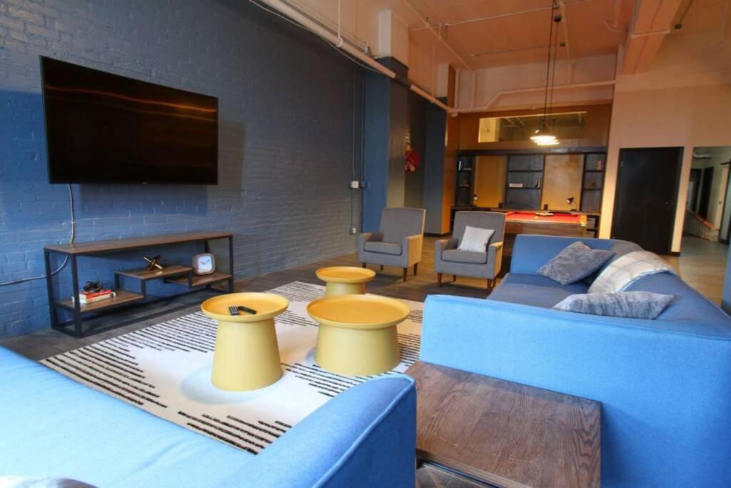 Three-Bedroom Apartment - Photo 1