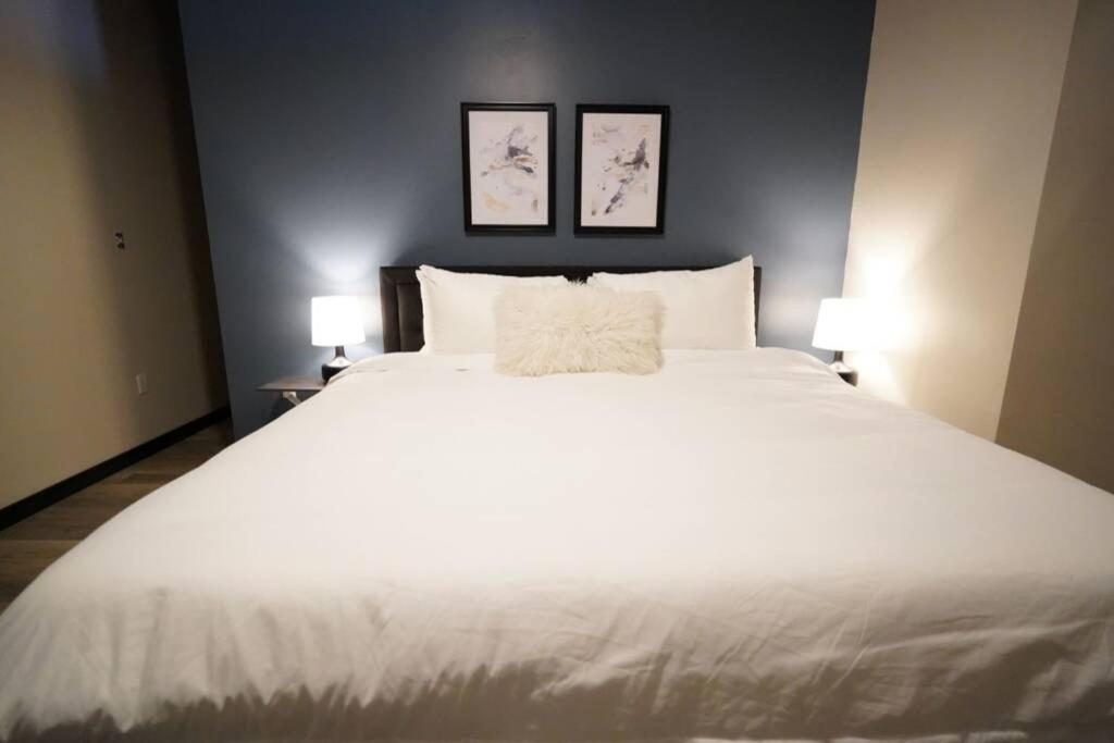 Three-Bedroom Apartment - Photo 15