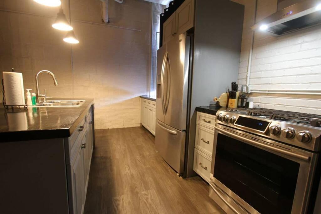 Three-Bedroom Apartment - Photo 34