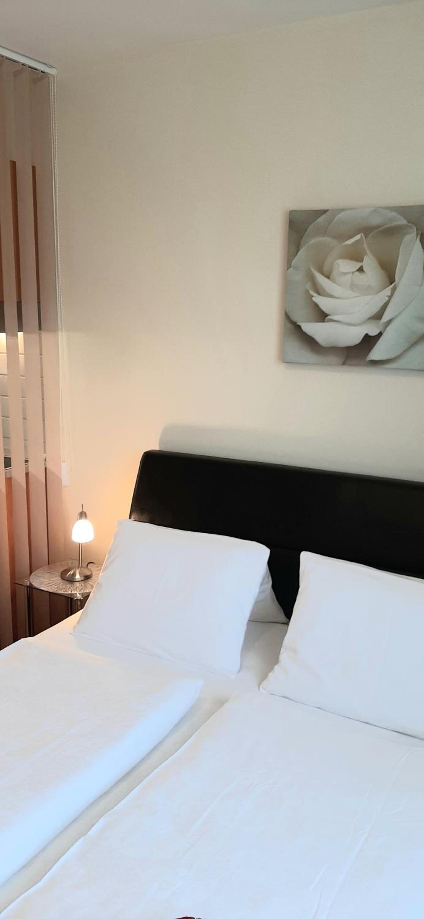 One-Bedroom Apartment - Photo 12