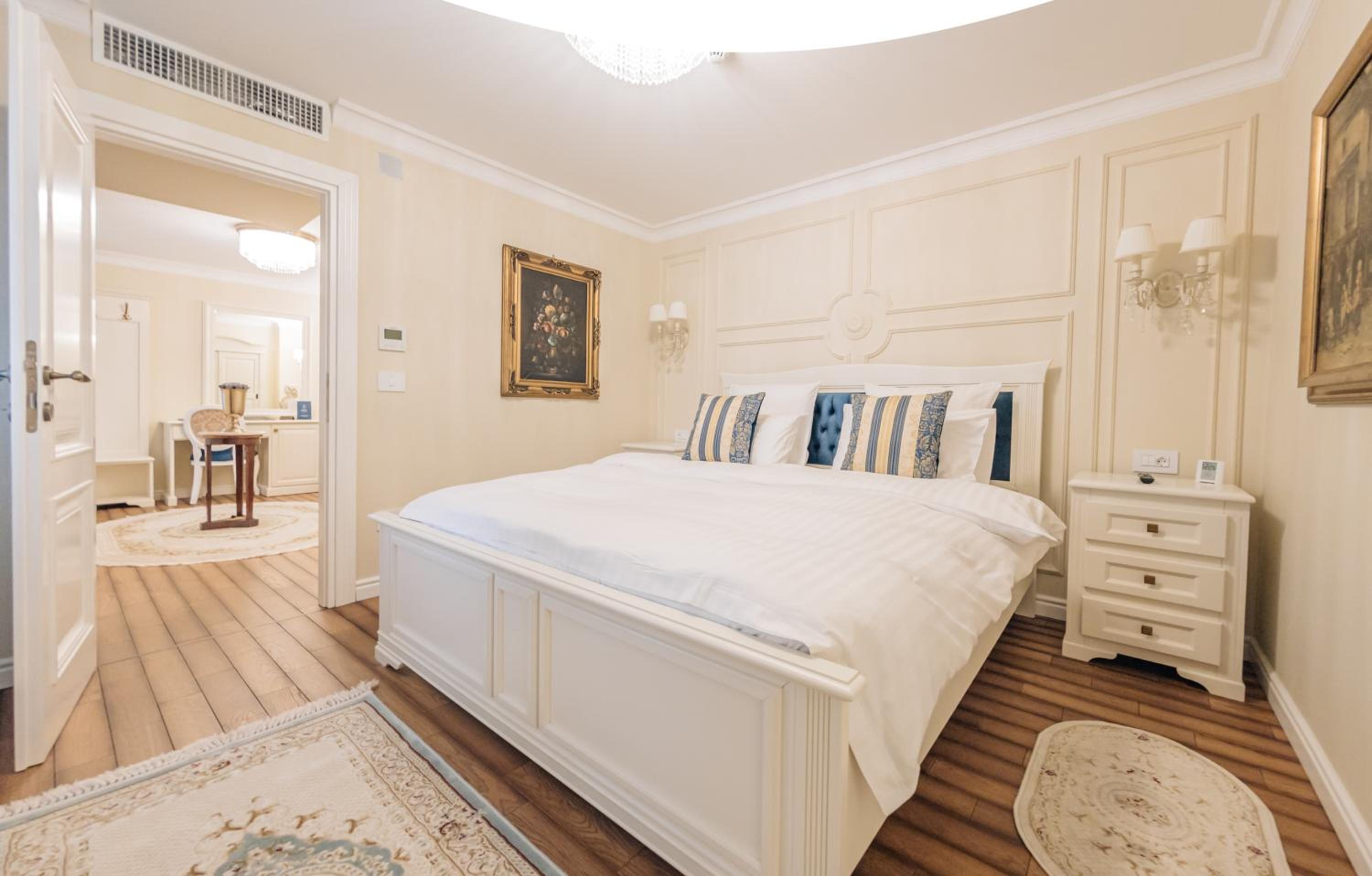 Apartment with Garden View - Photo 9