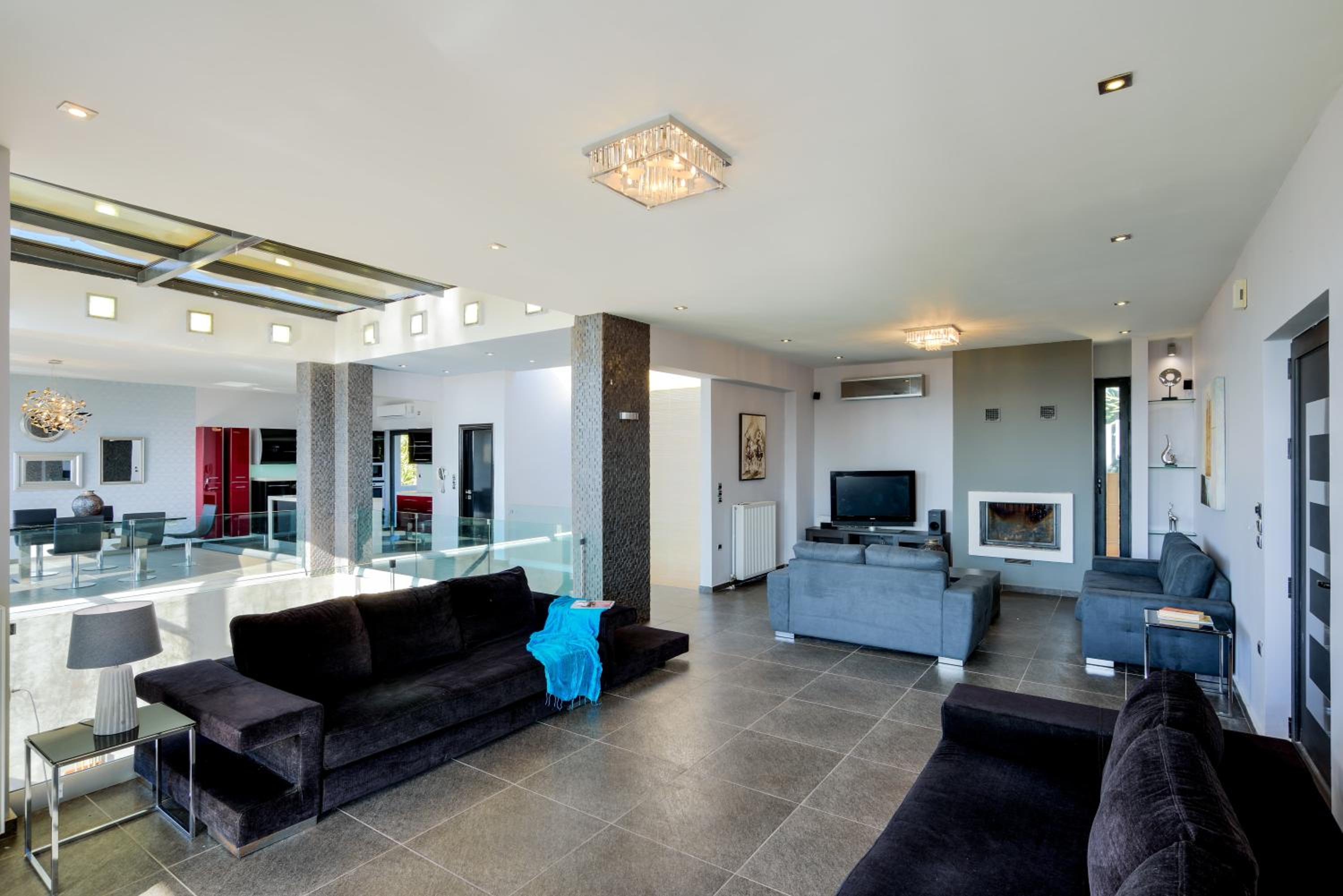 Villa photo 1