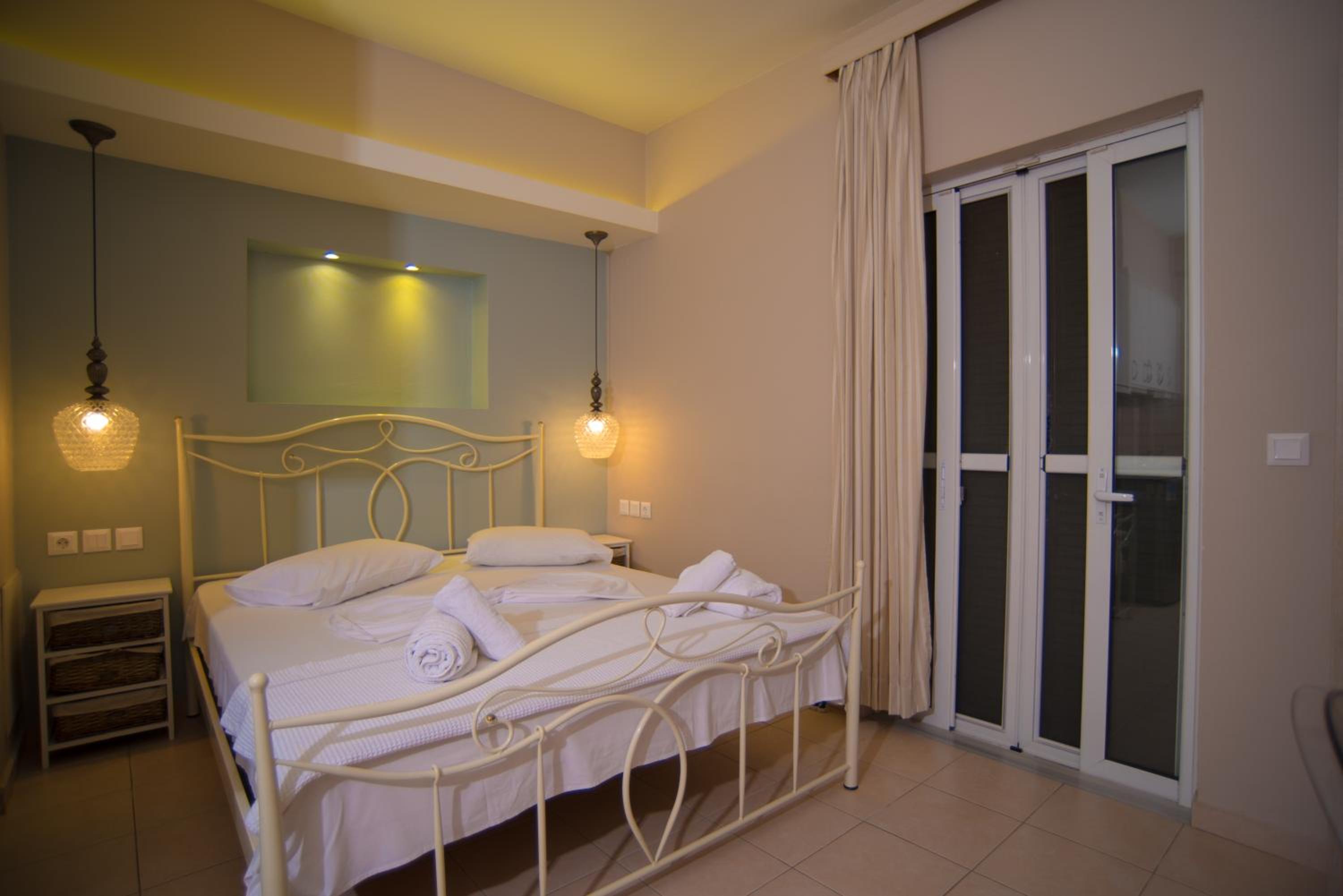Small Double Room - Photo 23