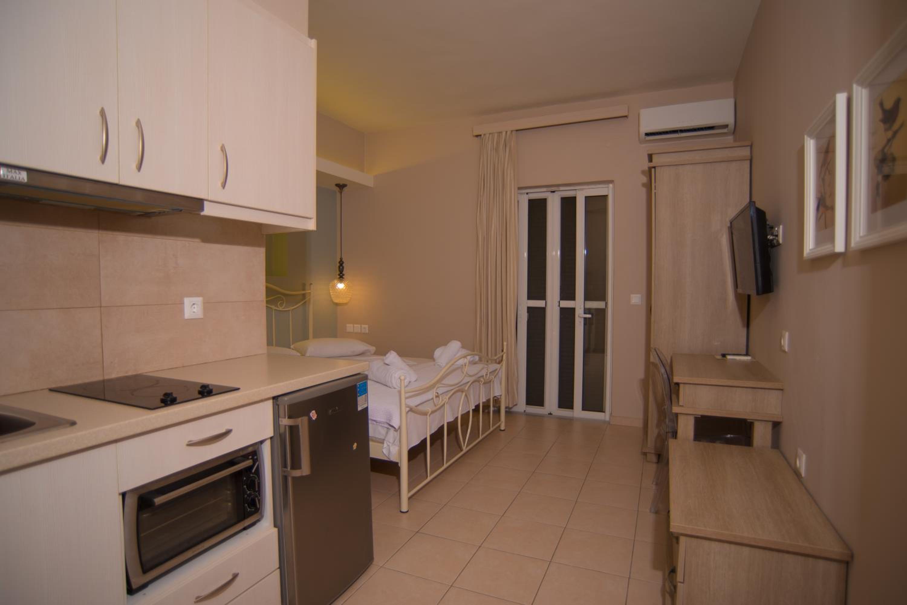 Small Double Room - Photo 24
