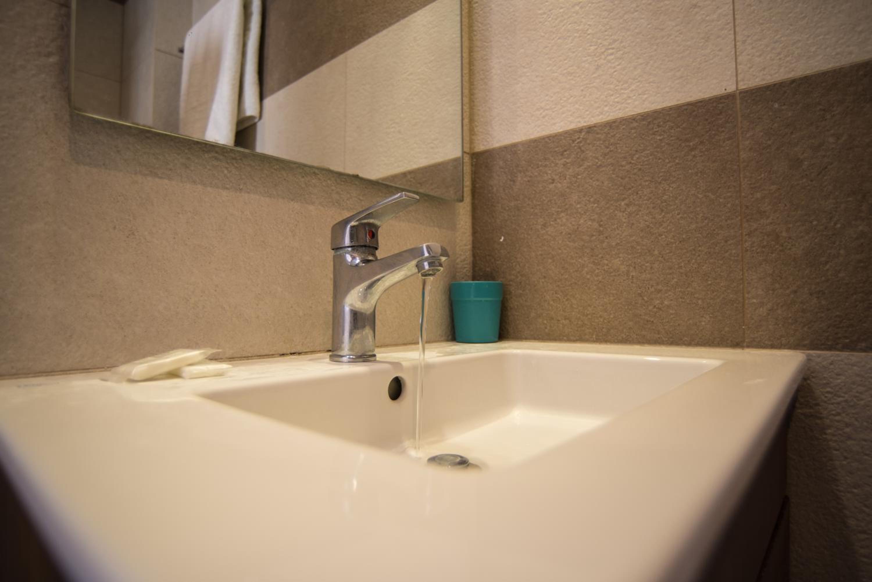 Small Double Room - Photo 20