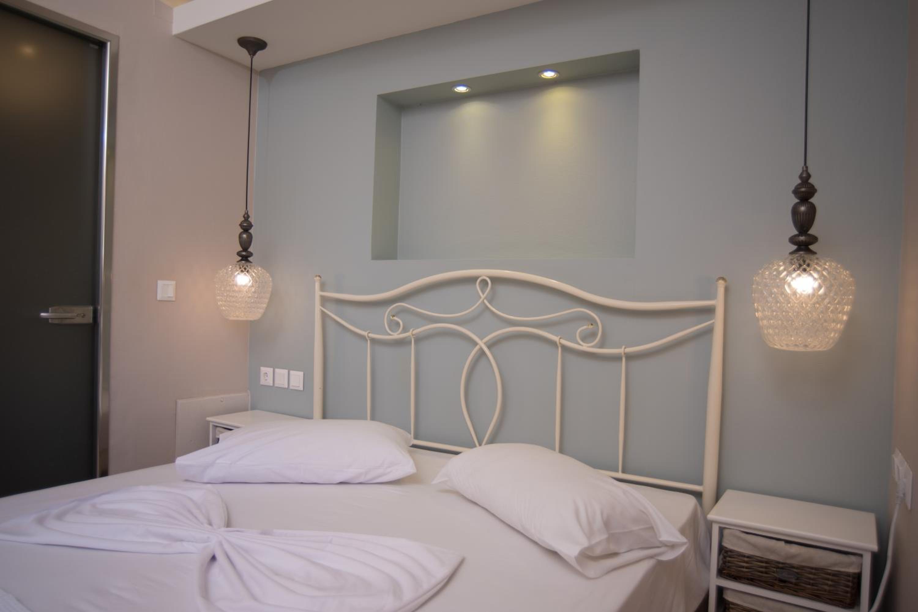 Small Double Room - Photo 9