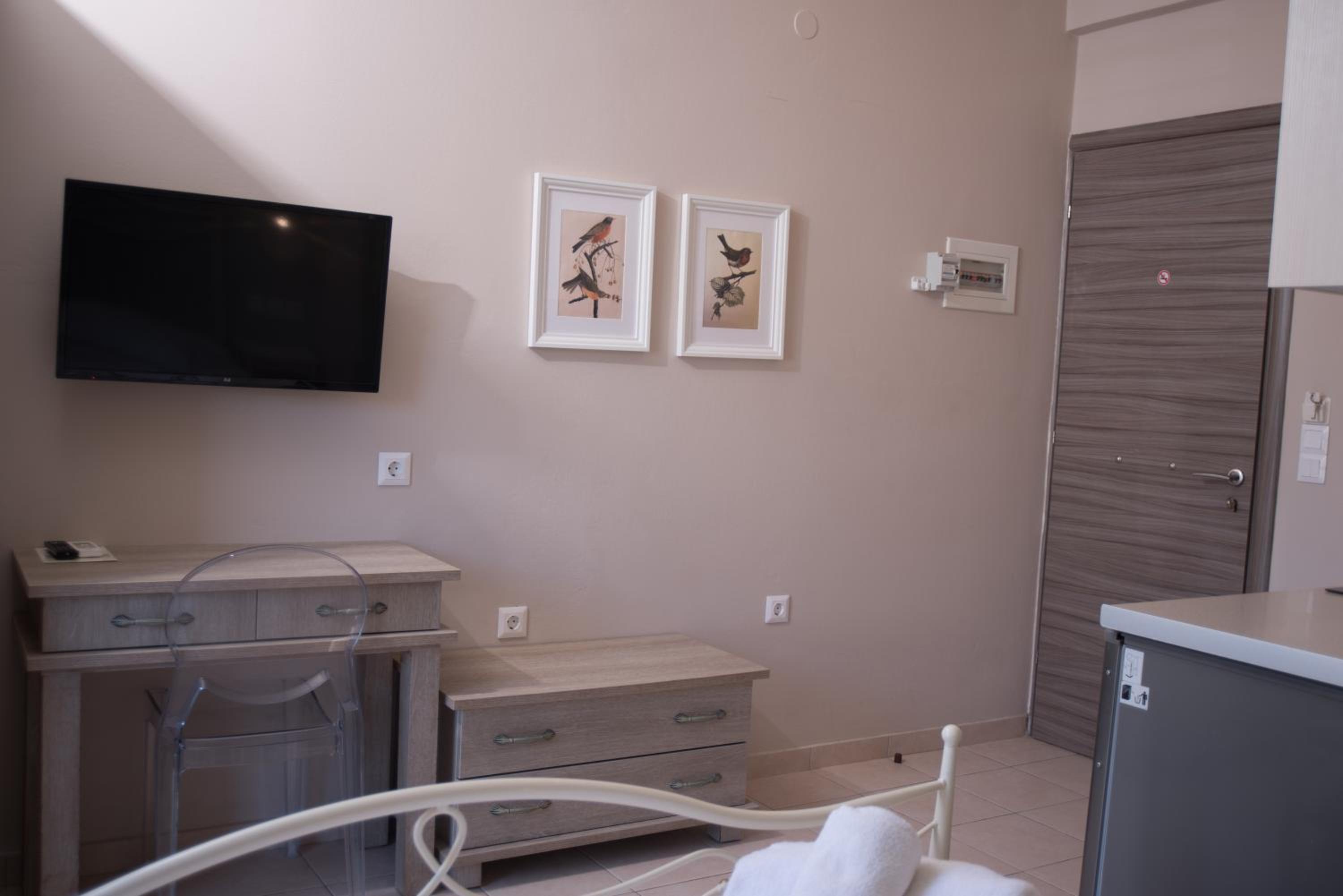 Small Double Room - Photo 4