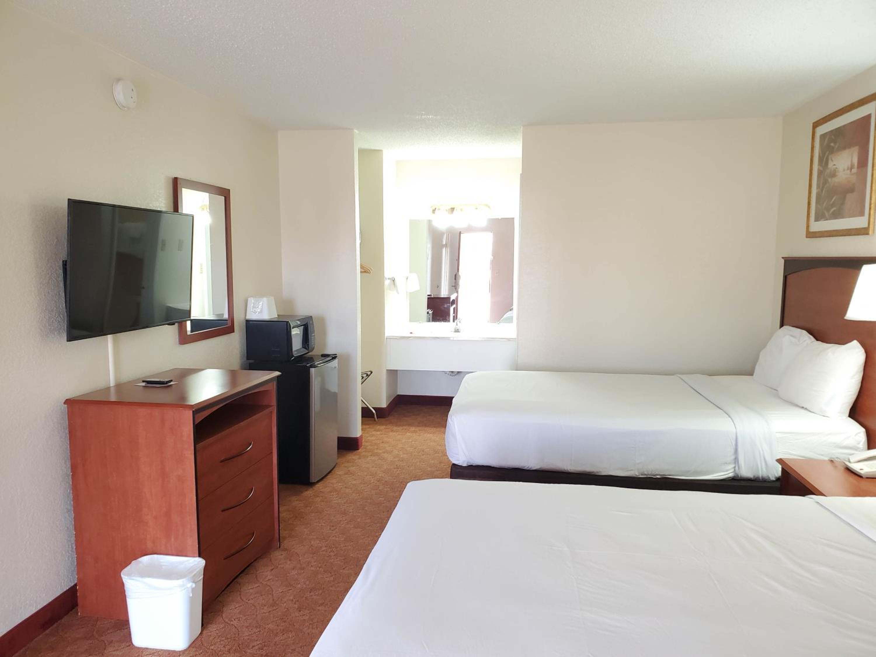 Quadruple Room - Non-Smoking photo 1