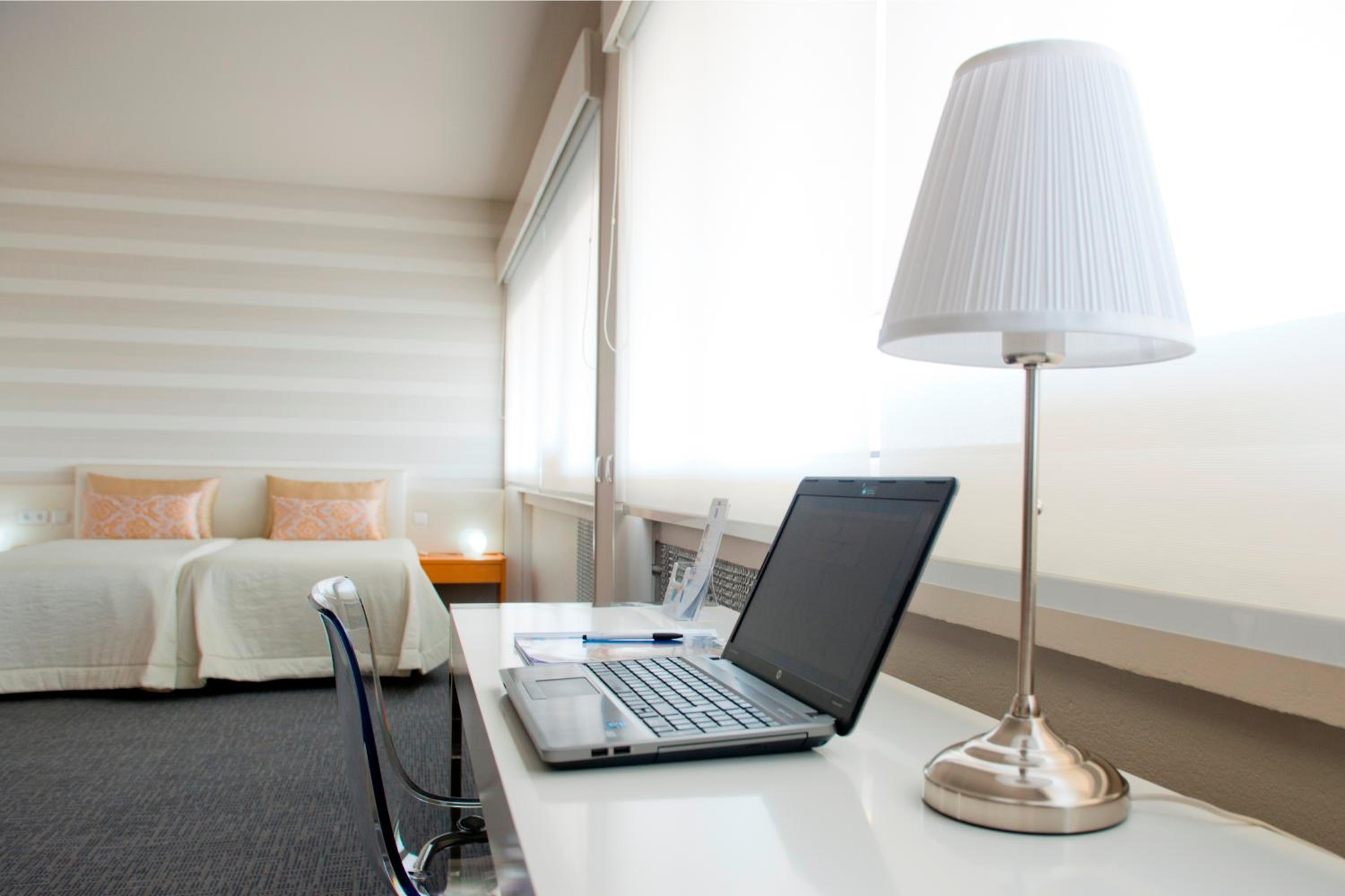 Suite - Photo 9