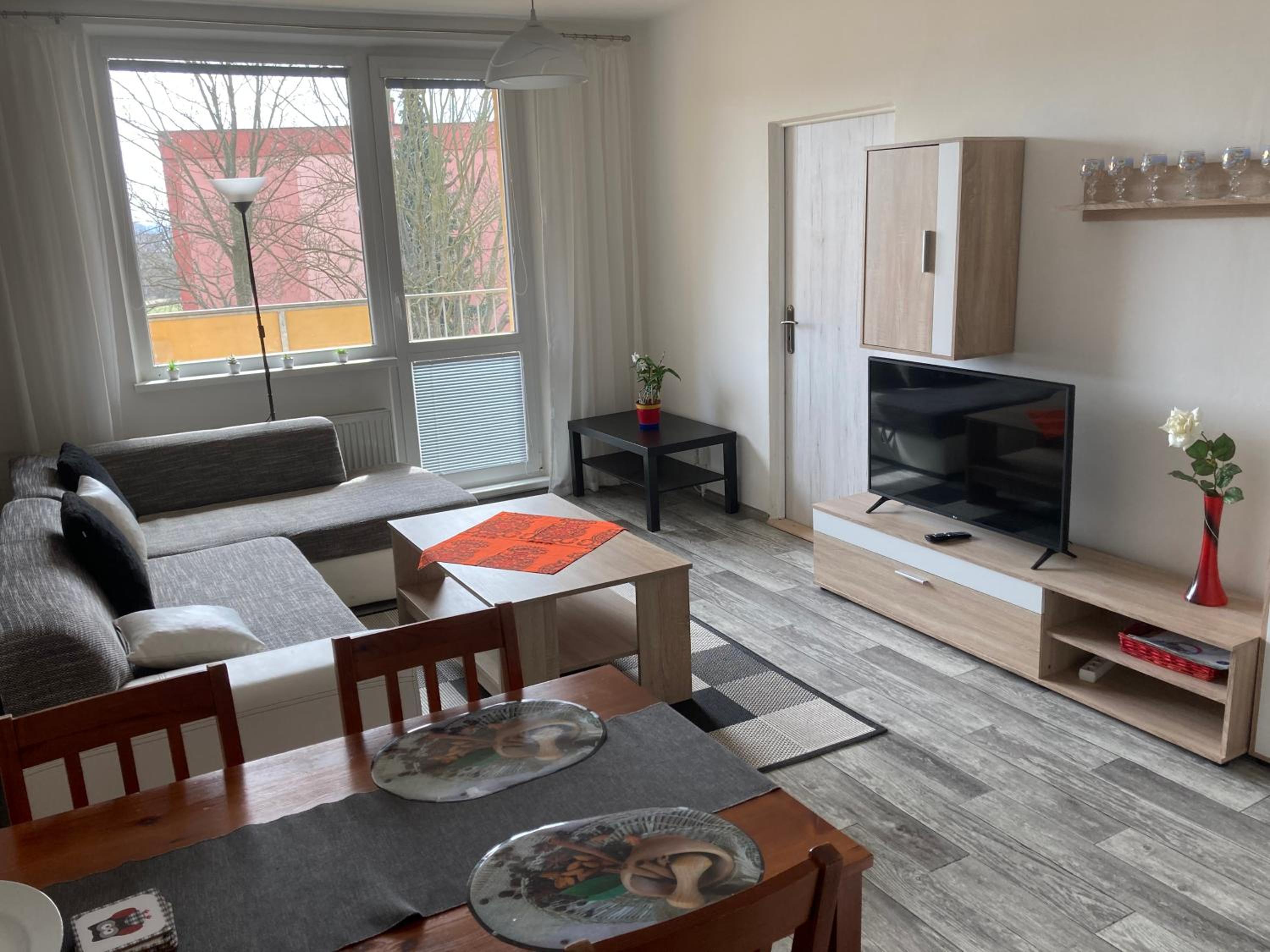 One-Bedroom Apartment - Photo 1