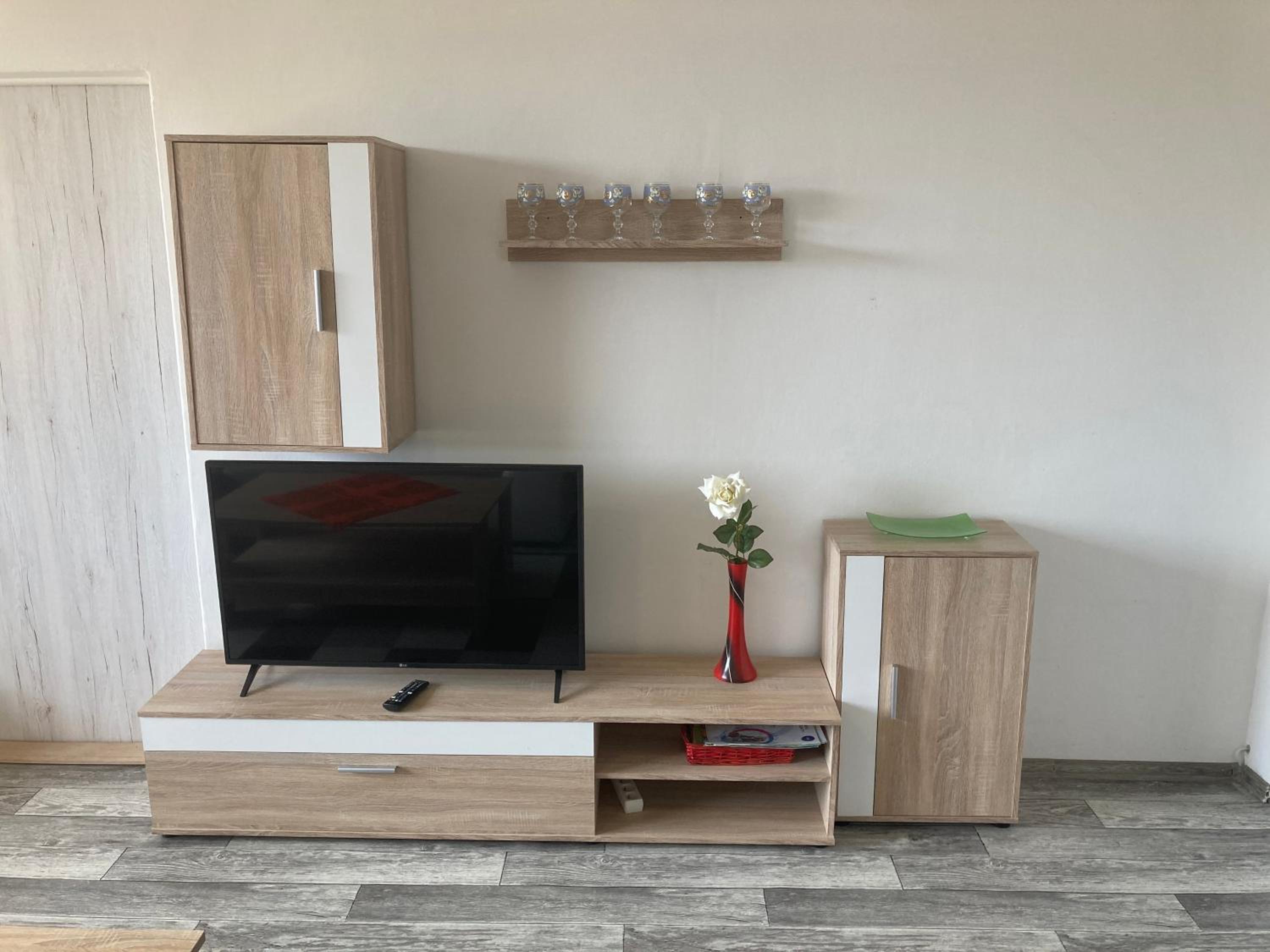 One-Bedroom Apartment - Photo 14