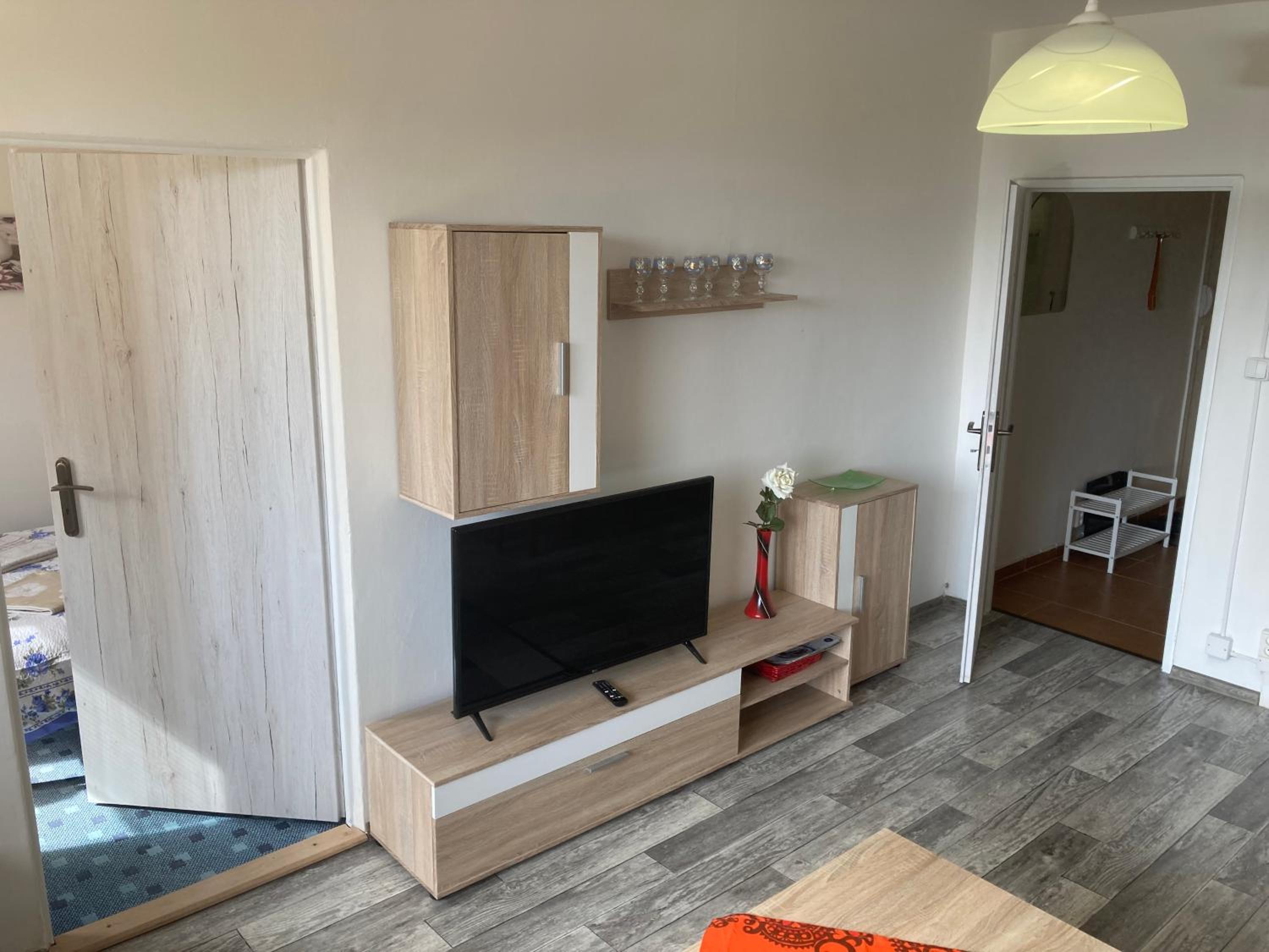 One-Bedroom Apartment - Photo 20