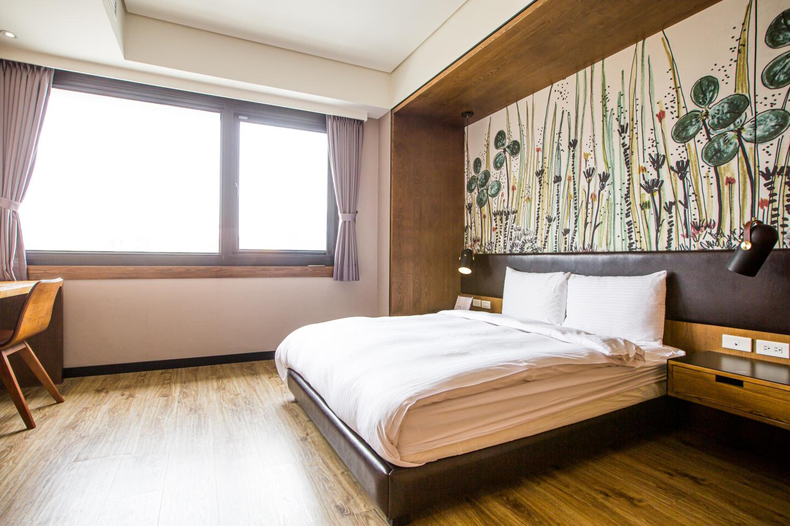 Deluxe Double Room - Photo 9