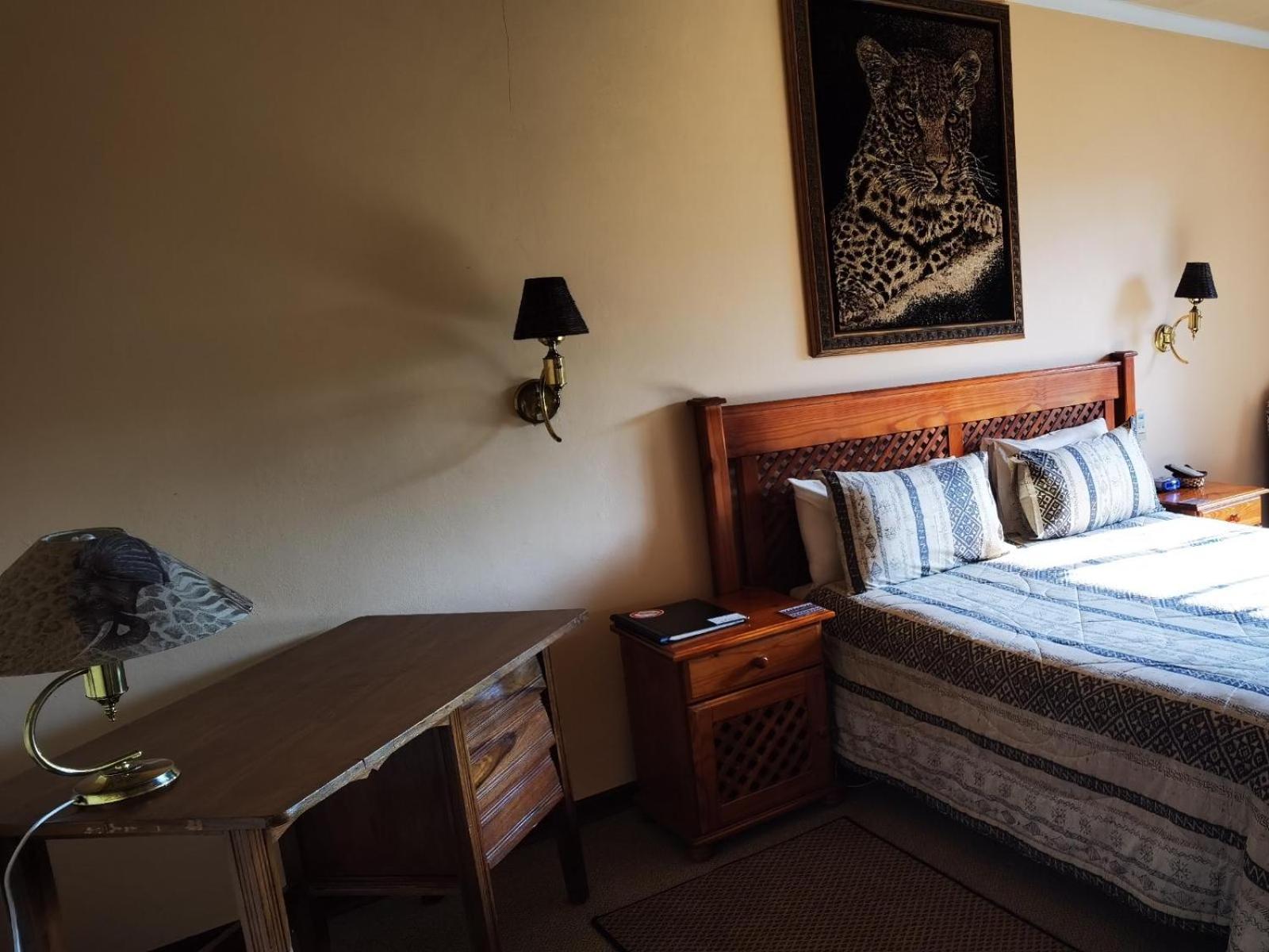 Queen Room with Balcony photo 3