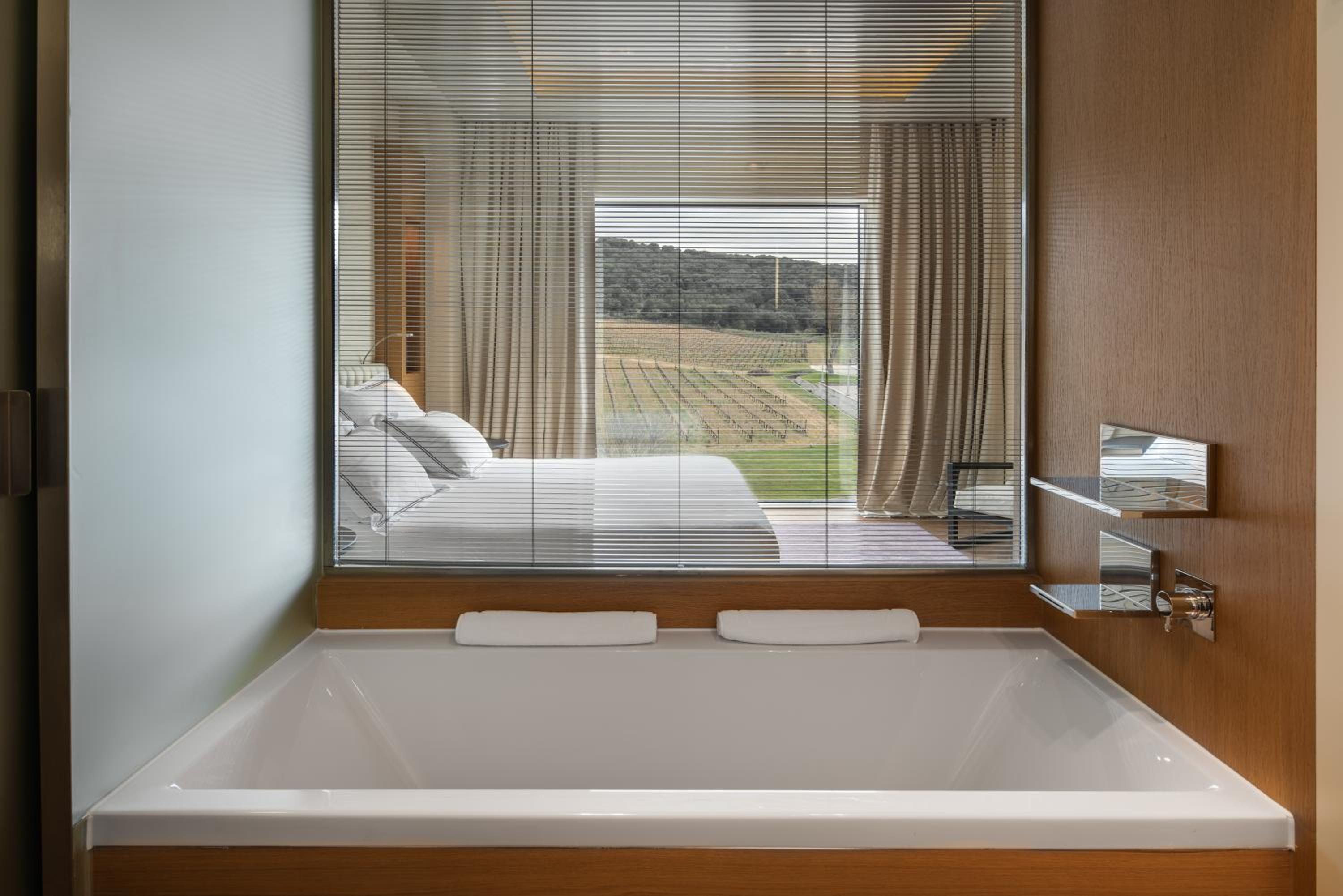 Premium Double Room - Photo 6