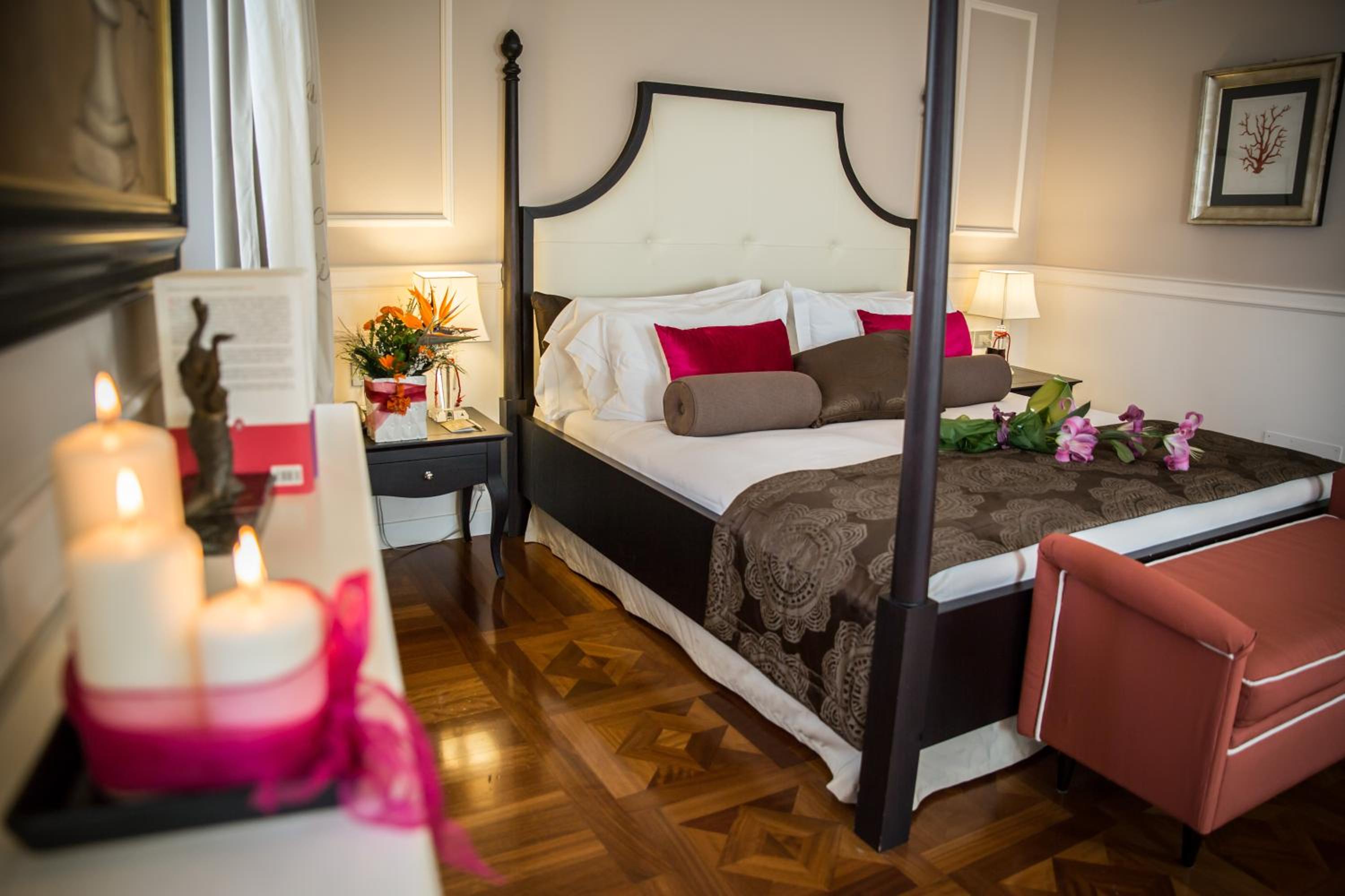 Suite - Photo 11