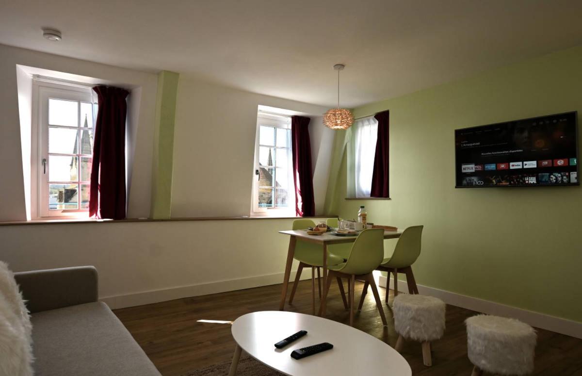 One-Bedroom Apartment photo 2