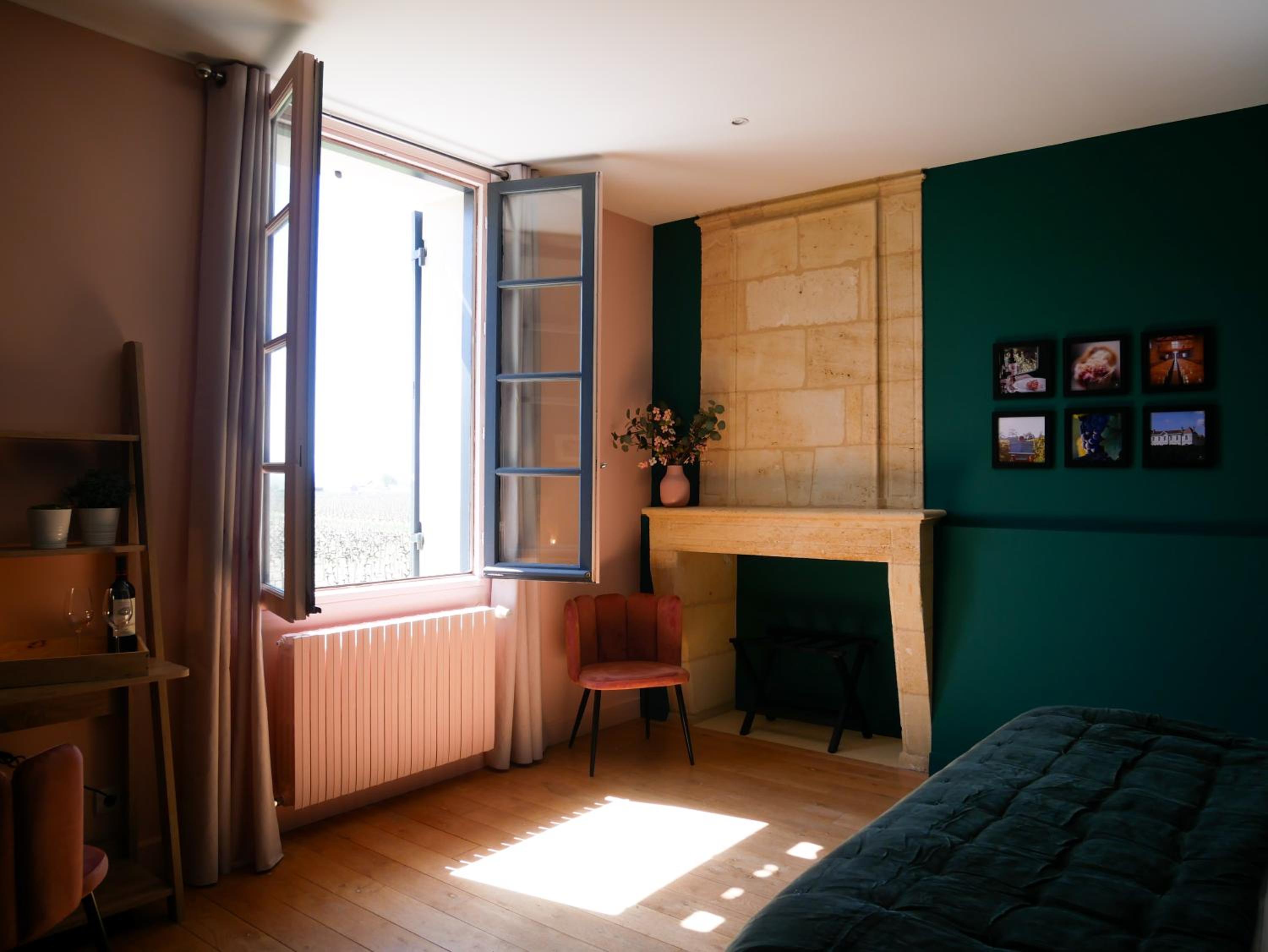 King Room with Garden View photo 2