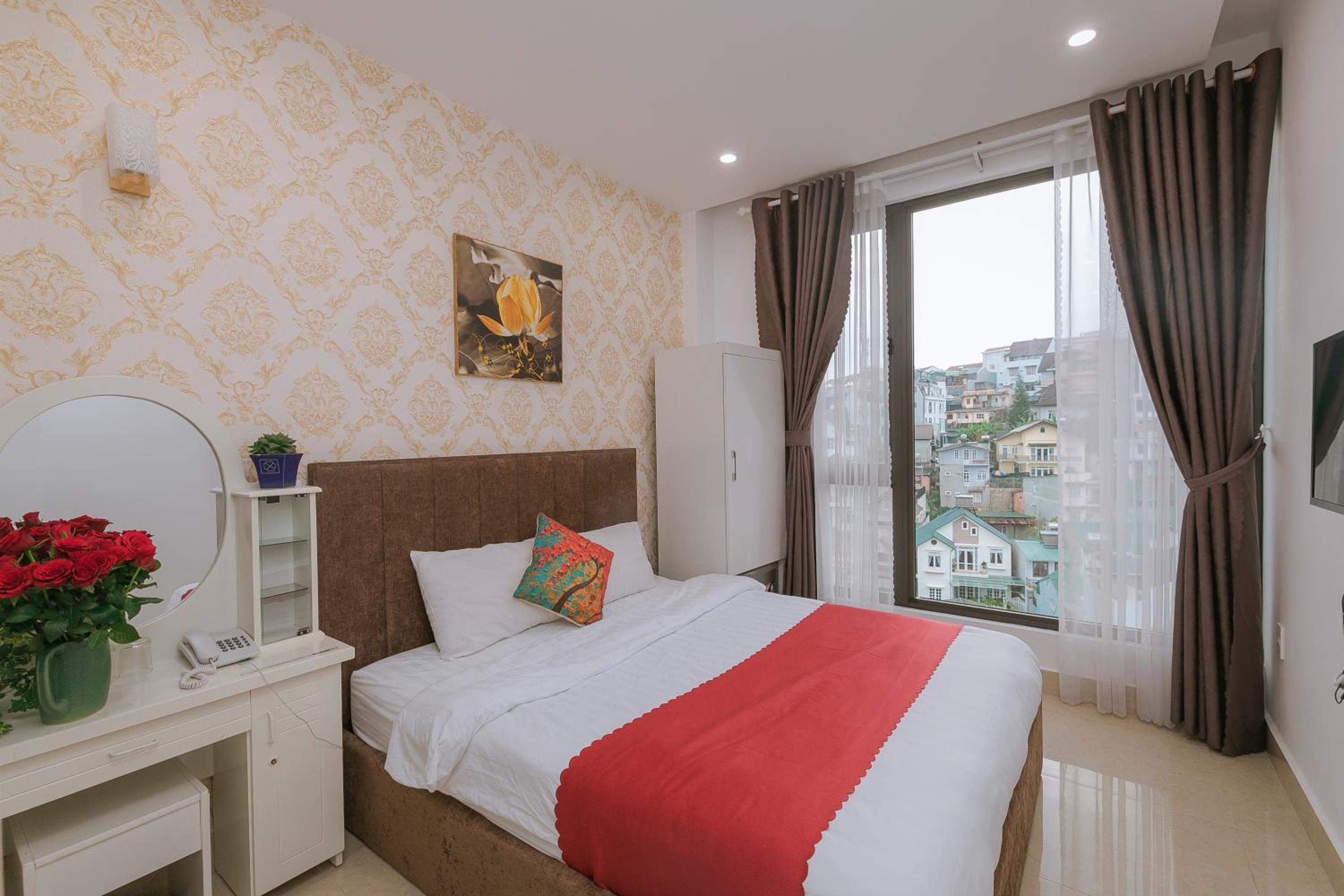 Deluxe Double Room - Photo 12
